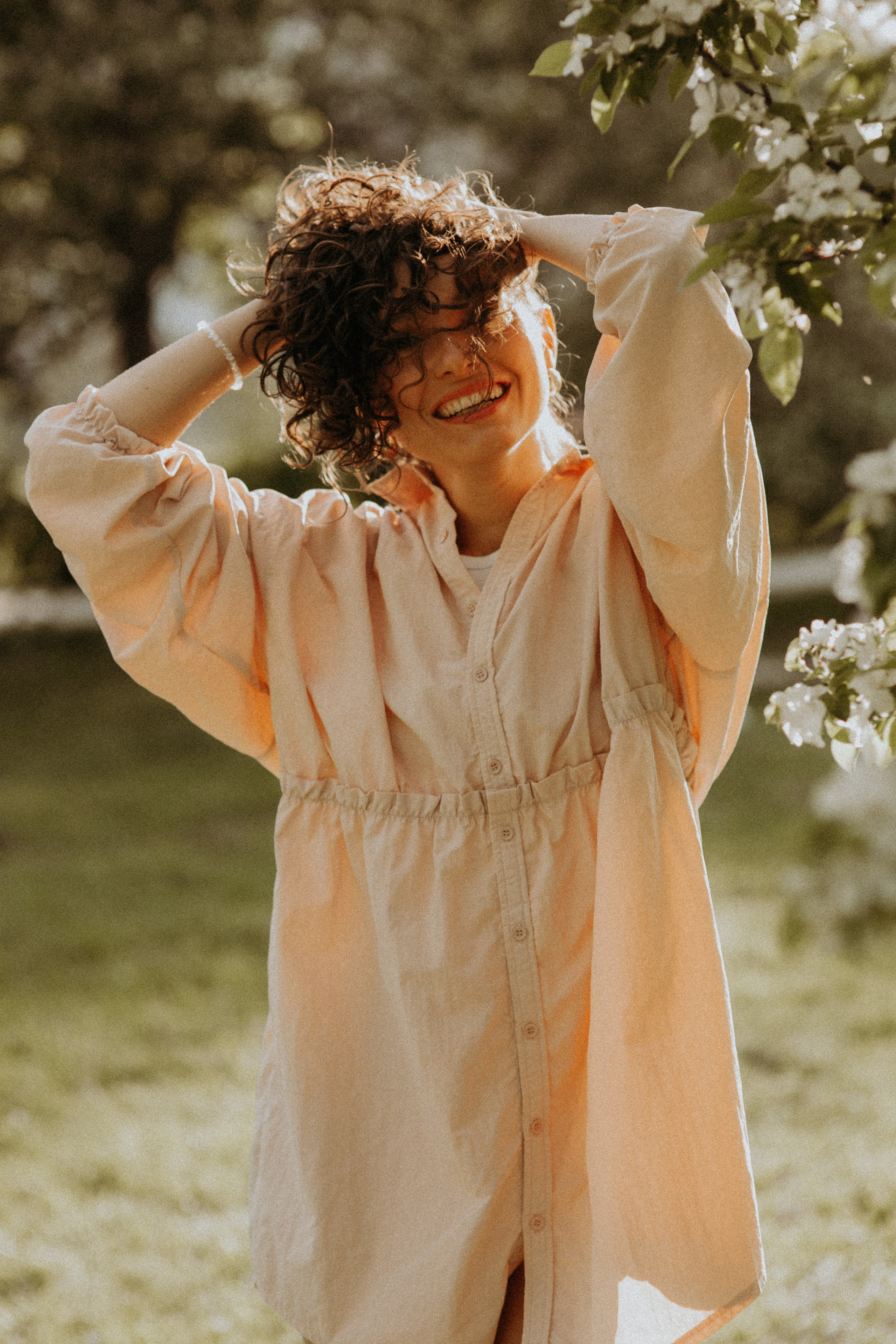 Фотосессия девушки на природе. Свадебный и репортажный фотограф в Ярославле и Санкт-Петербурге Роман Микрюков