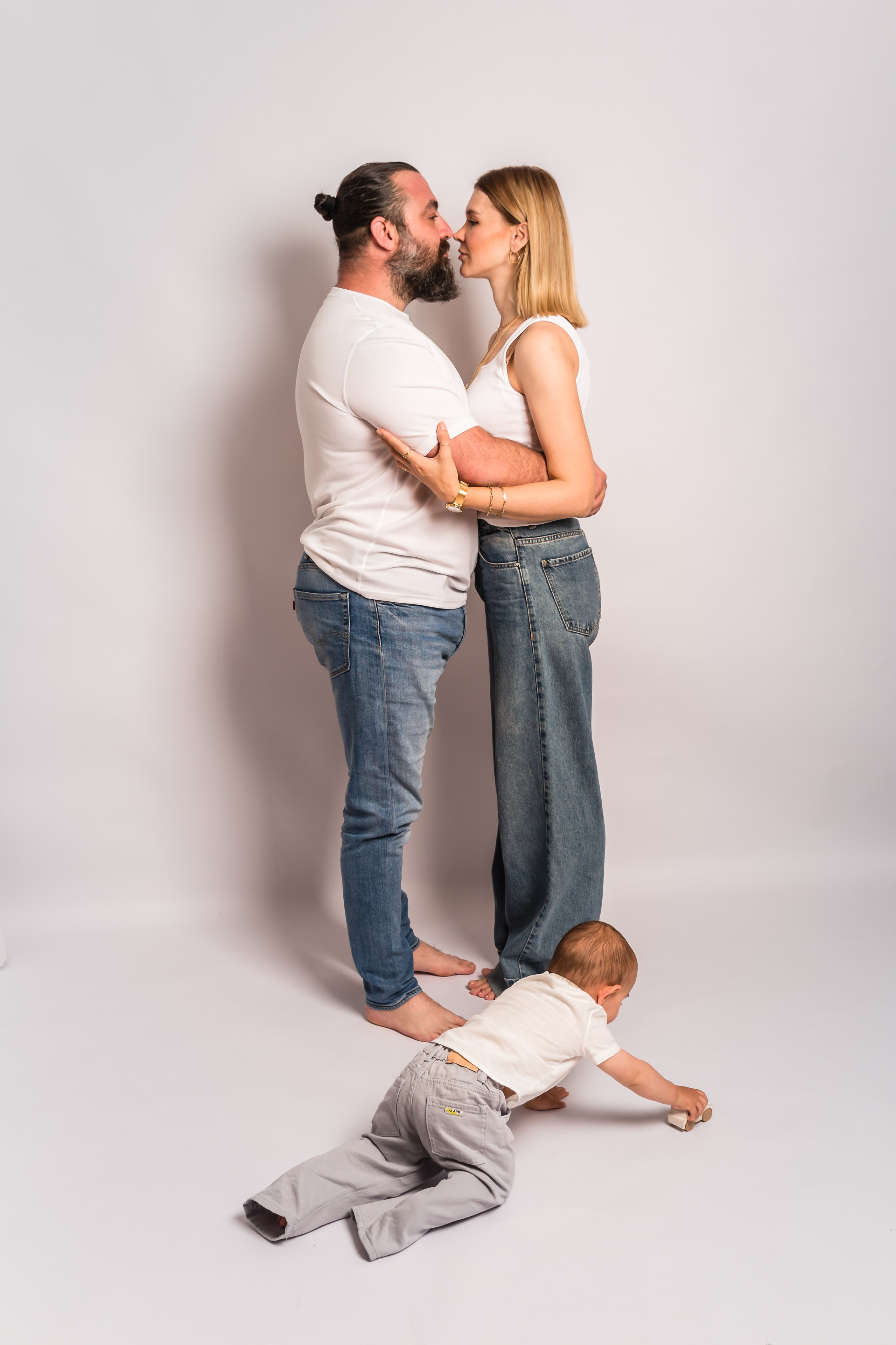 Happy family. Professional family and children’s photographer in Izmir Irina Eron