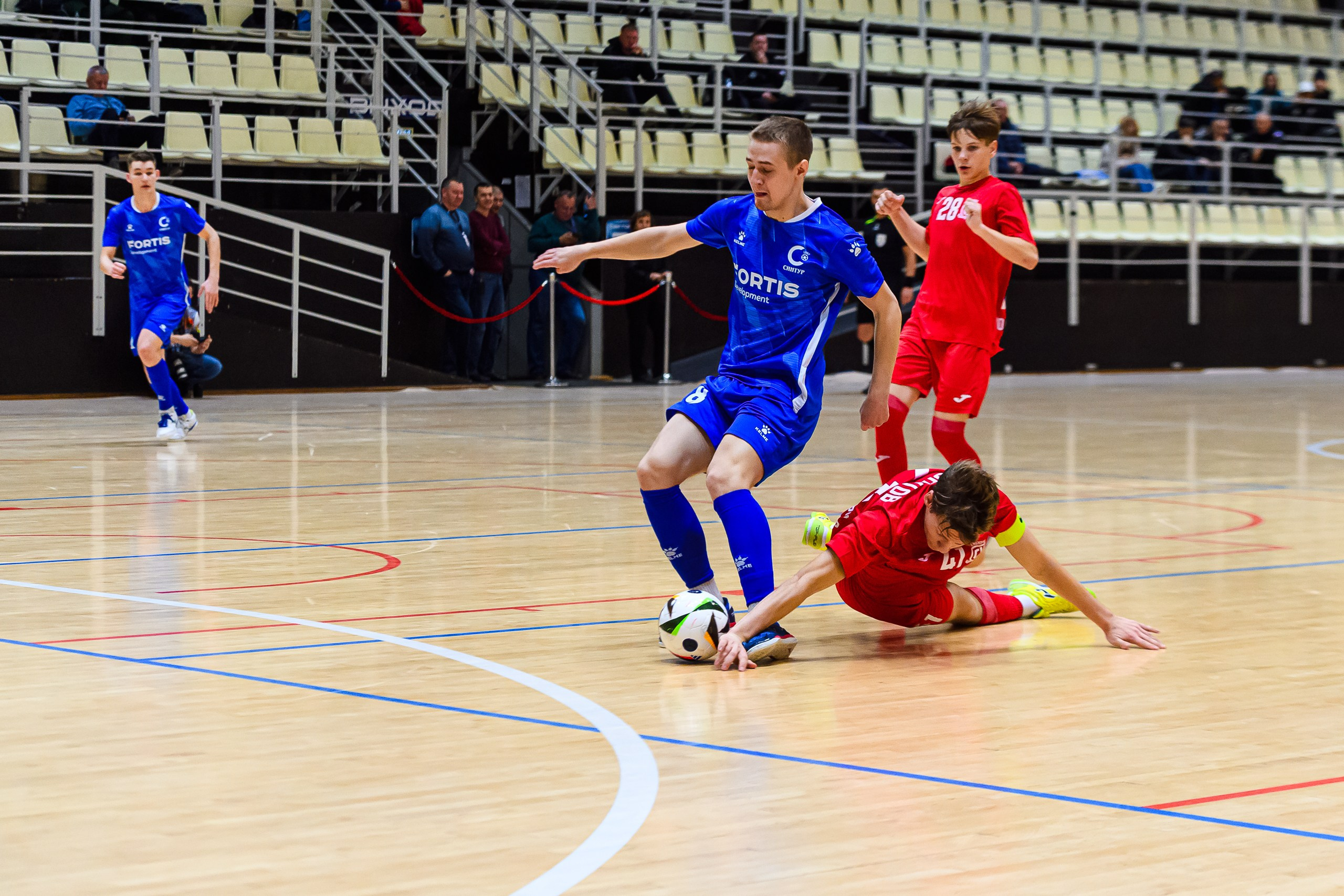 Высшая лига по футзалу — Сезон 2024-2025 — 2ой тур. Репортажный фотограф в Кемерово