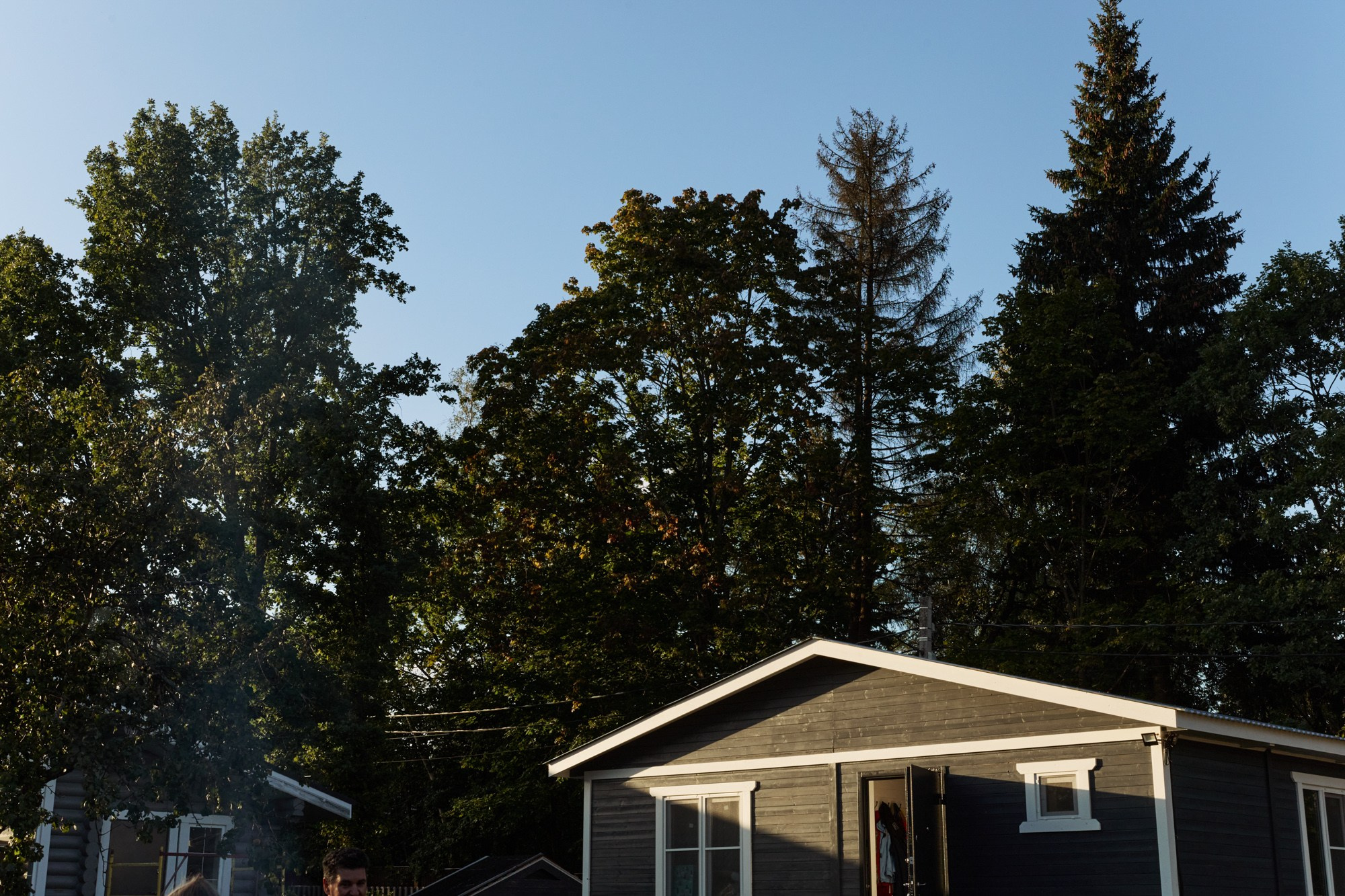 Фотограф на детский день рождения в Москве и Подмосковье: репортажная съемка живых эмоций на даче. Контентный и репортажный фотограф Виталий Кулешов | Москва