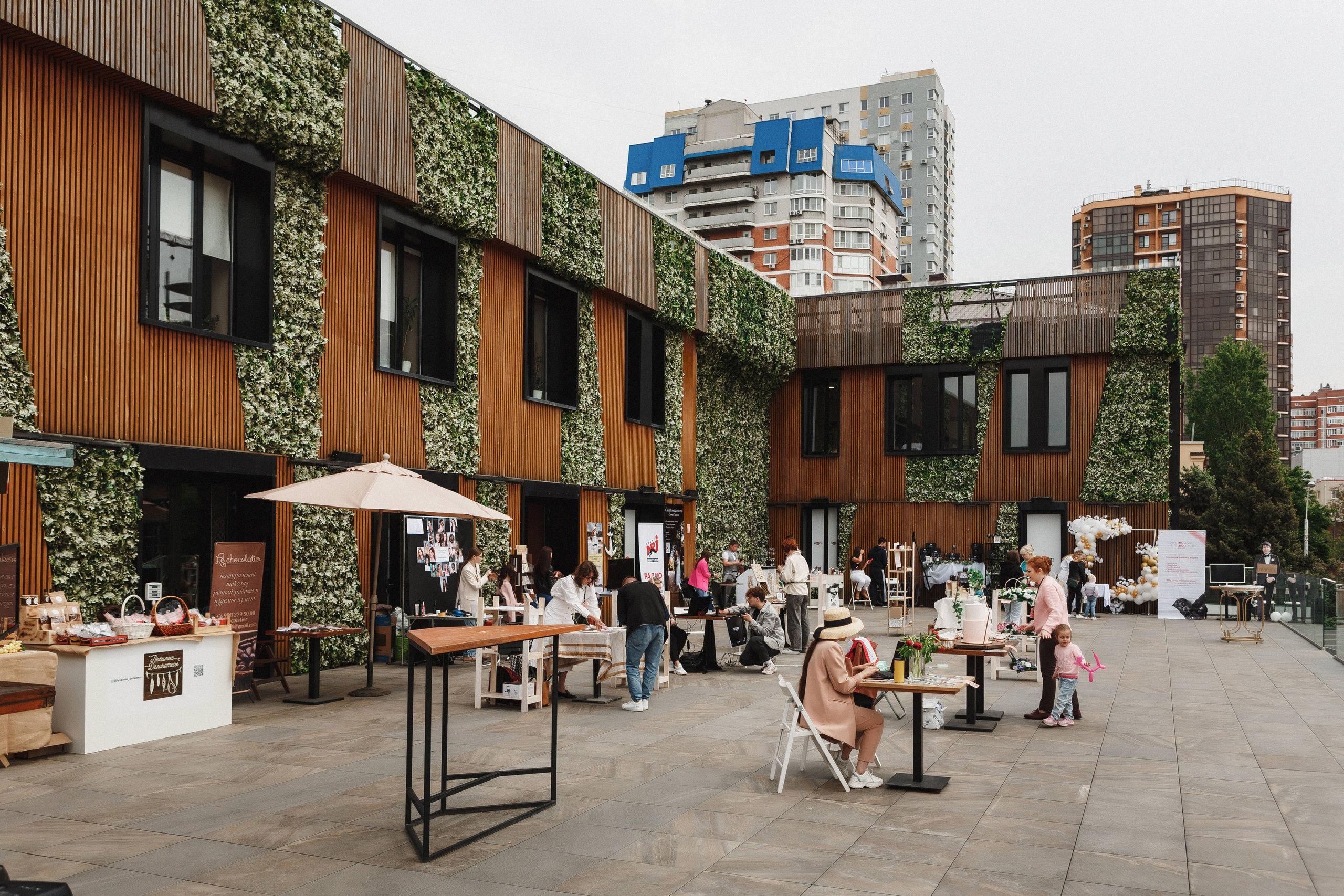 Моменты: Съёмка букета невесты в ТРЦ Большой, Ростов-на-Дону. Свадебный и семейный фотограф в Таганроге Бакарюк Антон