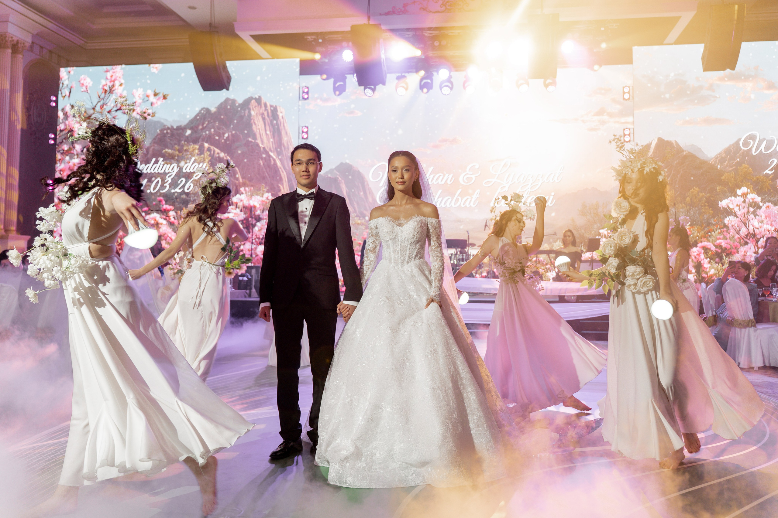 NURZHAN & LYAZZAT «MAHABBAT KOKTEMI». ___________________________________________________