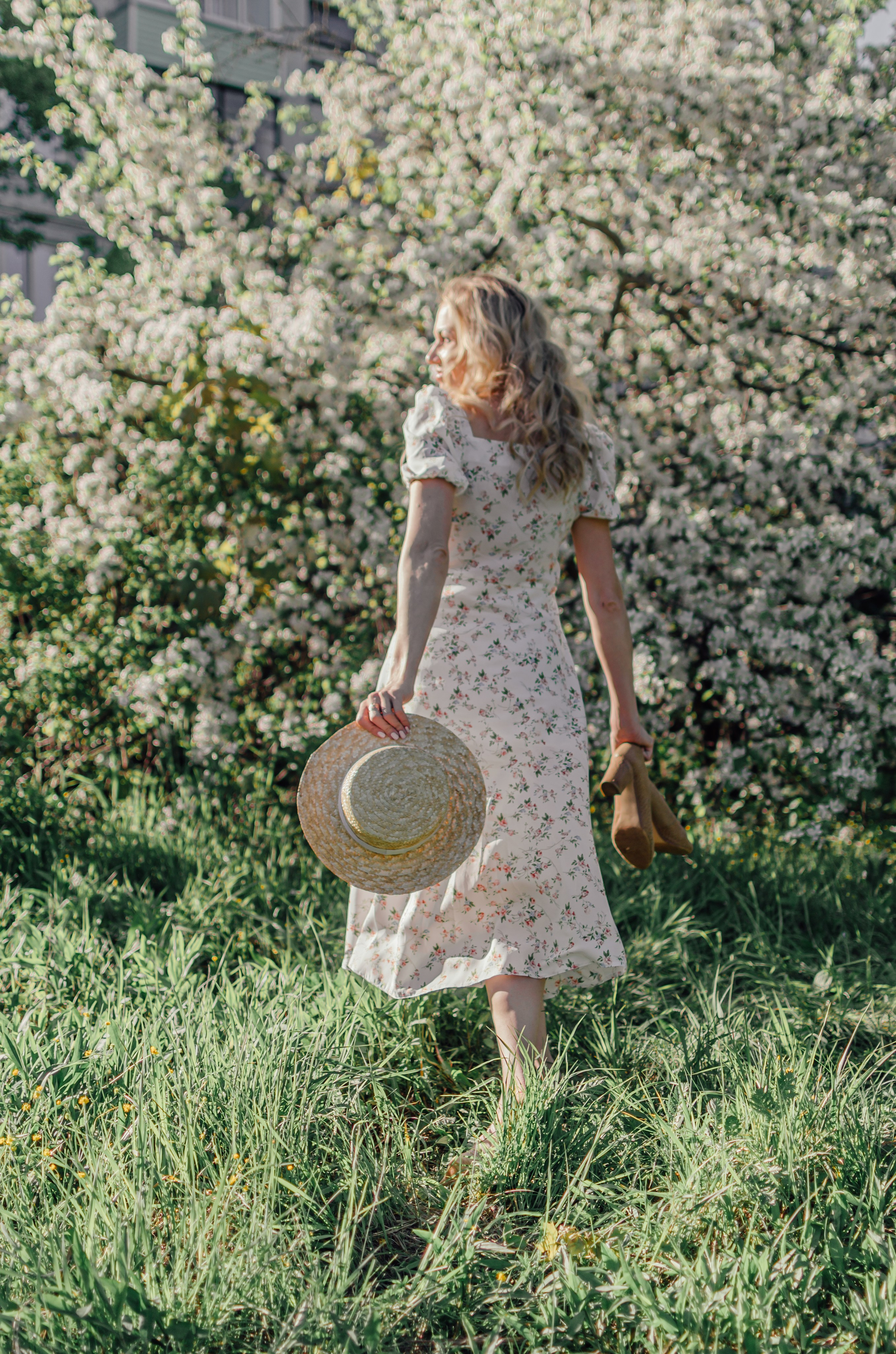 Фотосессия в цветении Сергиева Посада. Свадебный фотограф в Сергиевом Посаде недорого Ольга Гузанова