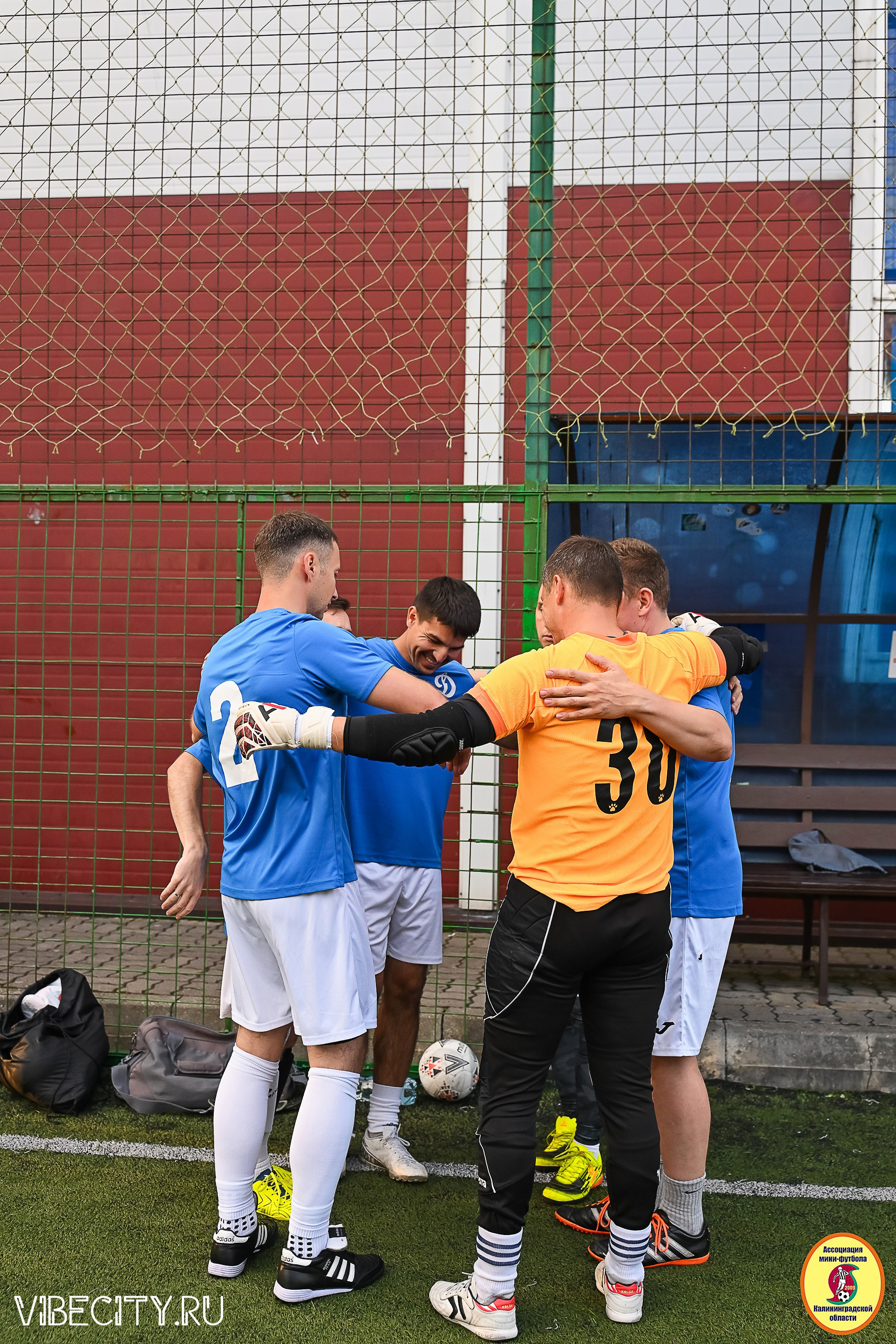 ИГРЫ ПЛЕЙ-ОФФ ПЕРВОГО ДИВИЗИОНА МИНИ-ФУТБОЛЬНОЙ ЛИГИ. VIBECITY.RU Вайб Сити Ру Фоторепортажи Фотоотчеты Калининград