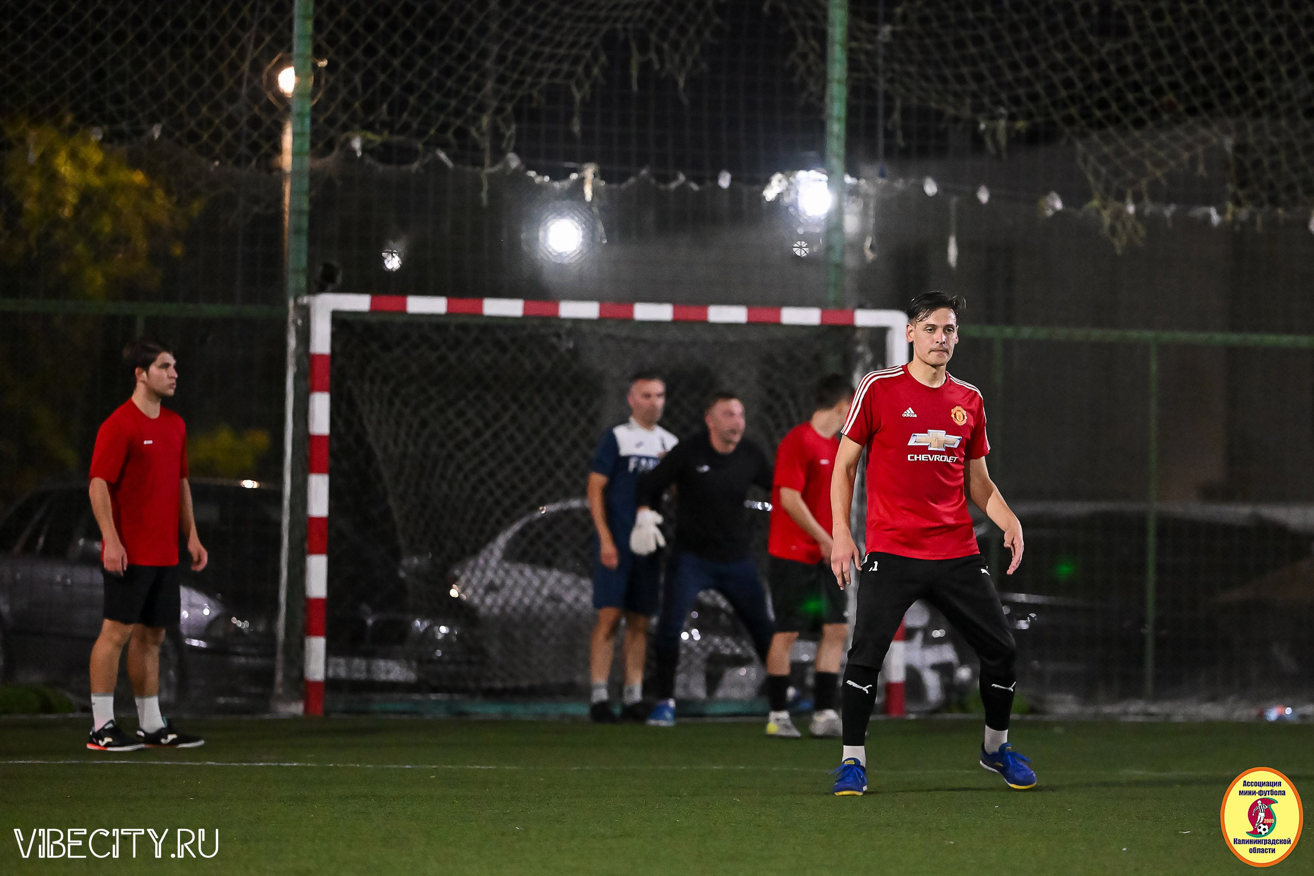 ФИНАЛЬНЫЕ ИГРЫ КУБКА МИНИ-ФУТБОЛЬНОЙ ЛИГИ И КУБКА КОРПОРАТИВНОЙ МФЛ 2025. VIBECITY.RU Вайб Сити Ру Фоторепортажи Фотоотчеты Калининград