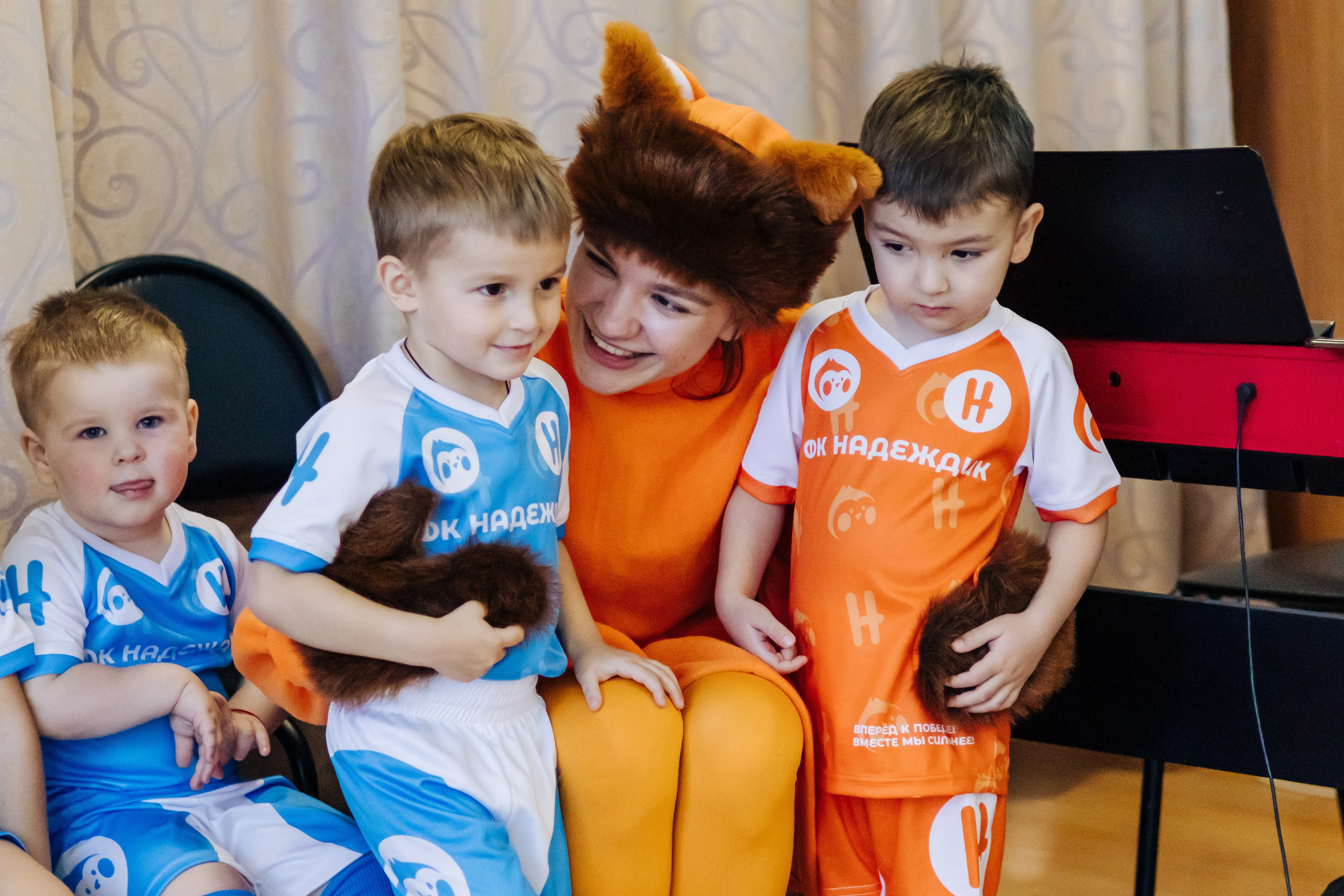 Фотосессия с кубком в детских садах г. Магнитогорска. Денис Прохоров Фотограф в г. Магнитогорск