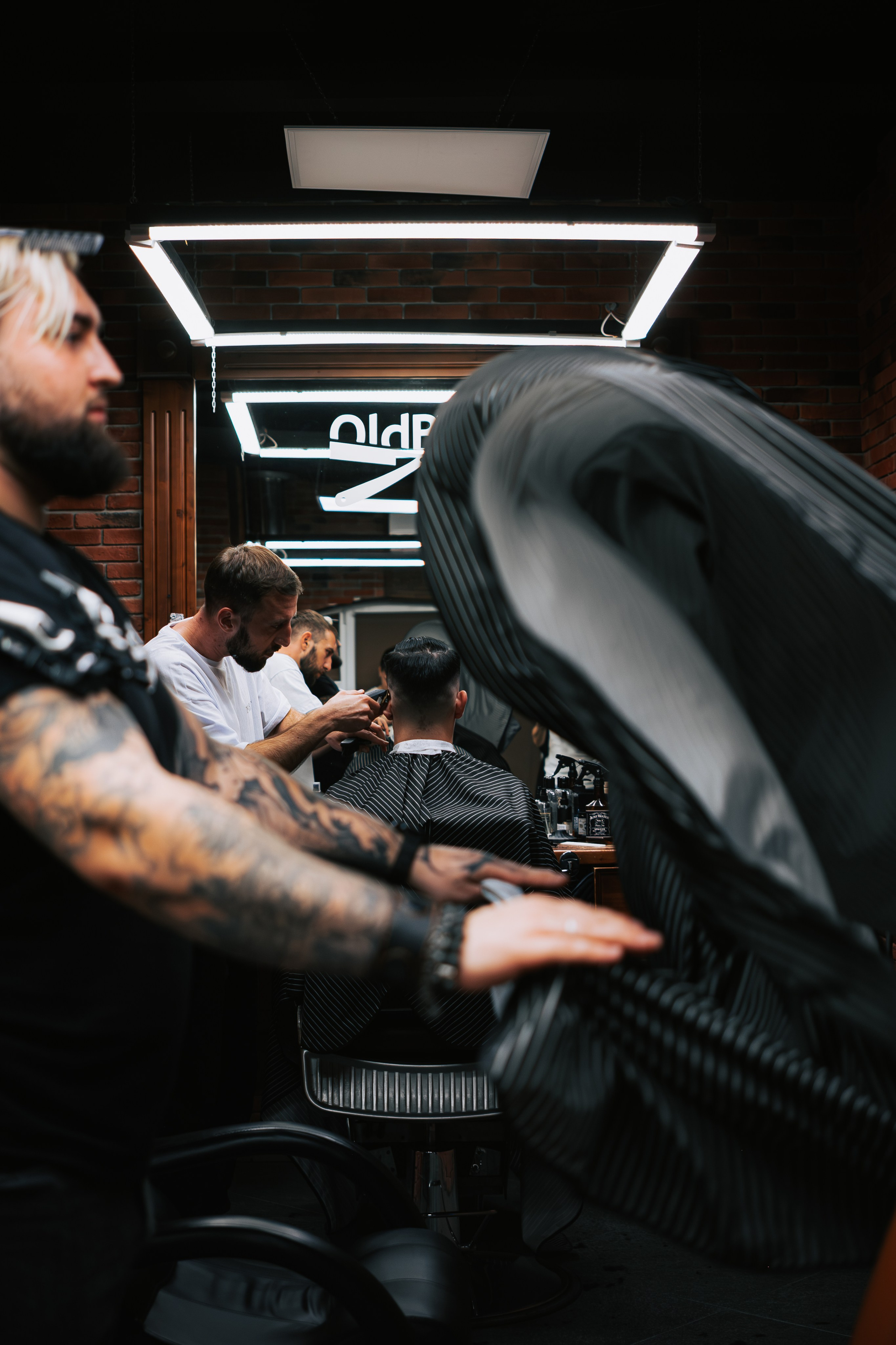 Контент-съемка барбершоп OLDBOY. Коммерческий и Портретный Фотограф Симферополь Крым Максим Махо