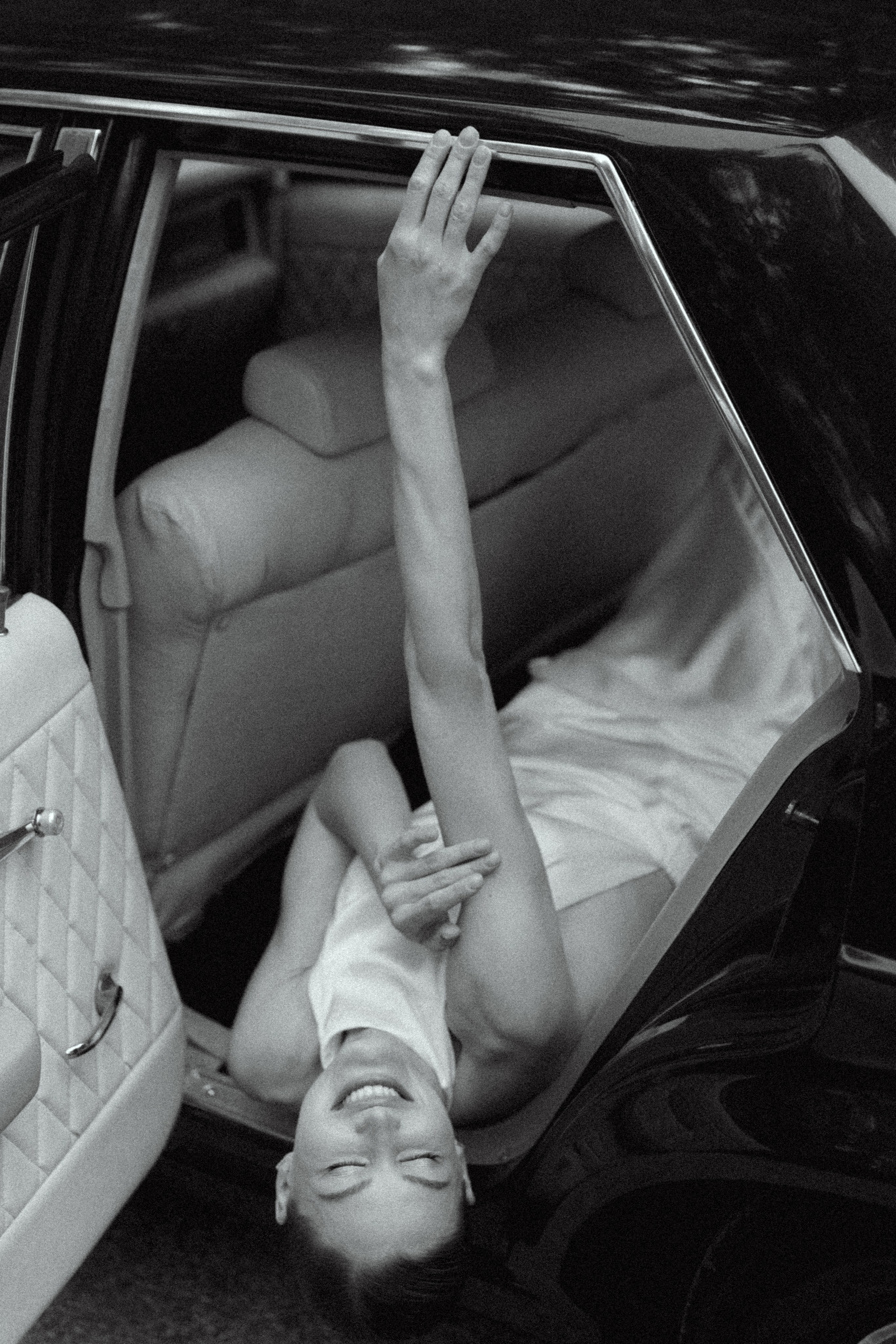 Свадебная фотосессия с ретро-автомобилем. Свадебный фотограф Москва Павел Фетисов