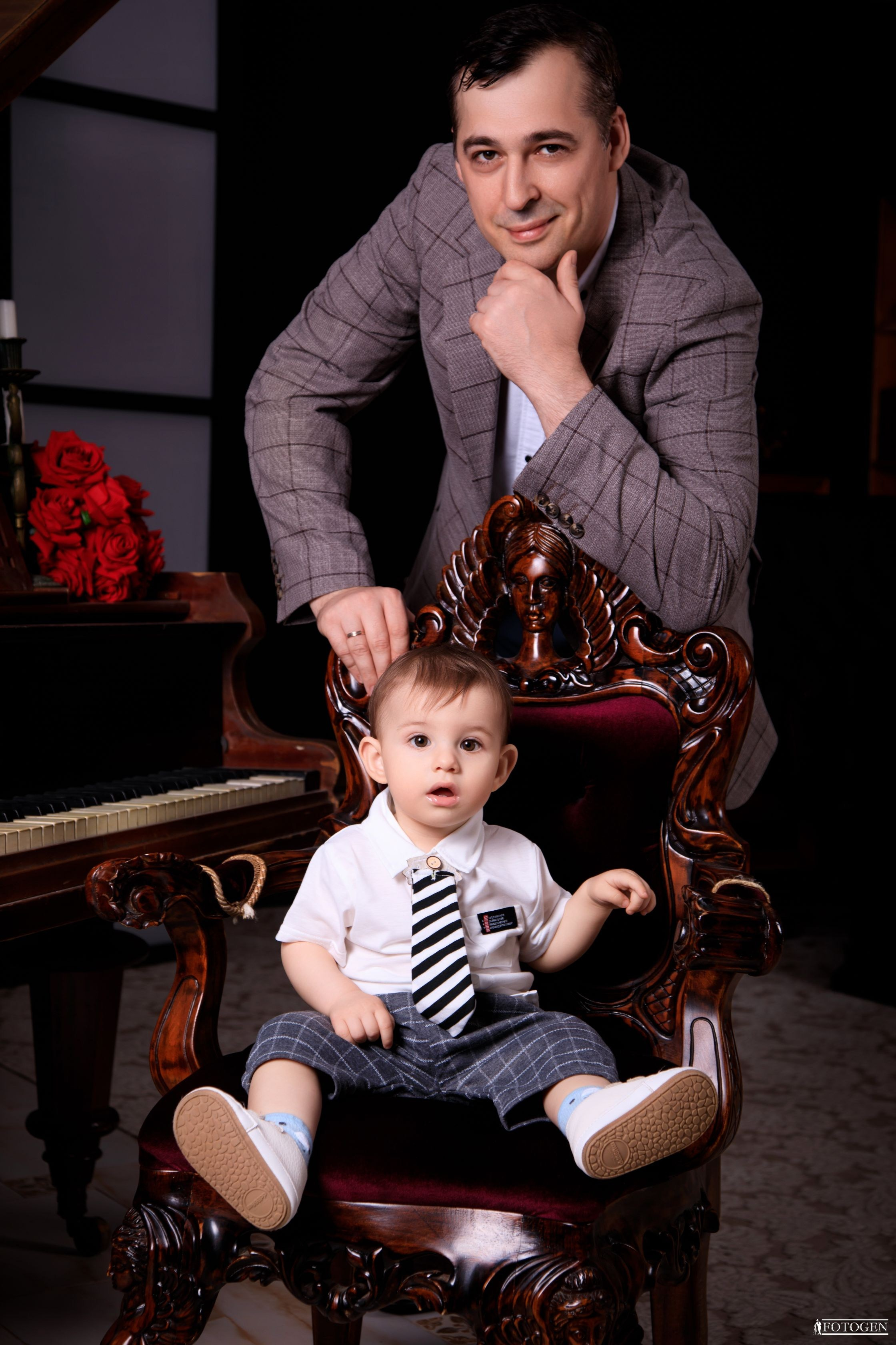 Семейная фотосессия: мама, папа и малыш | Портфолио Fotogen. Интерьерная фотостудия FOTOGEN г. Краснодар