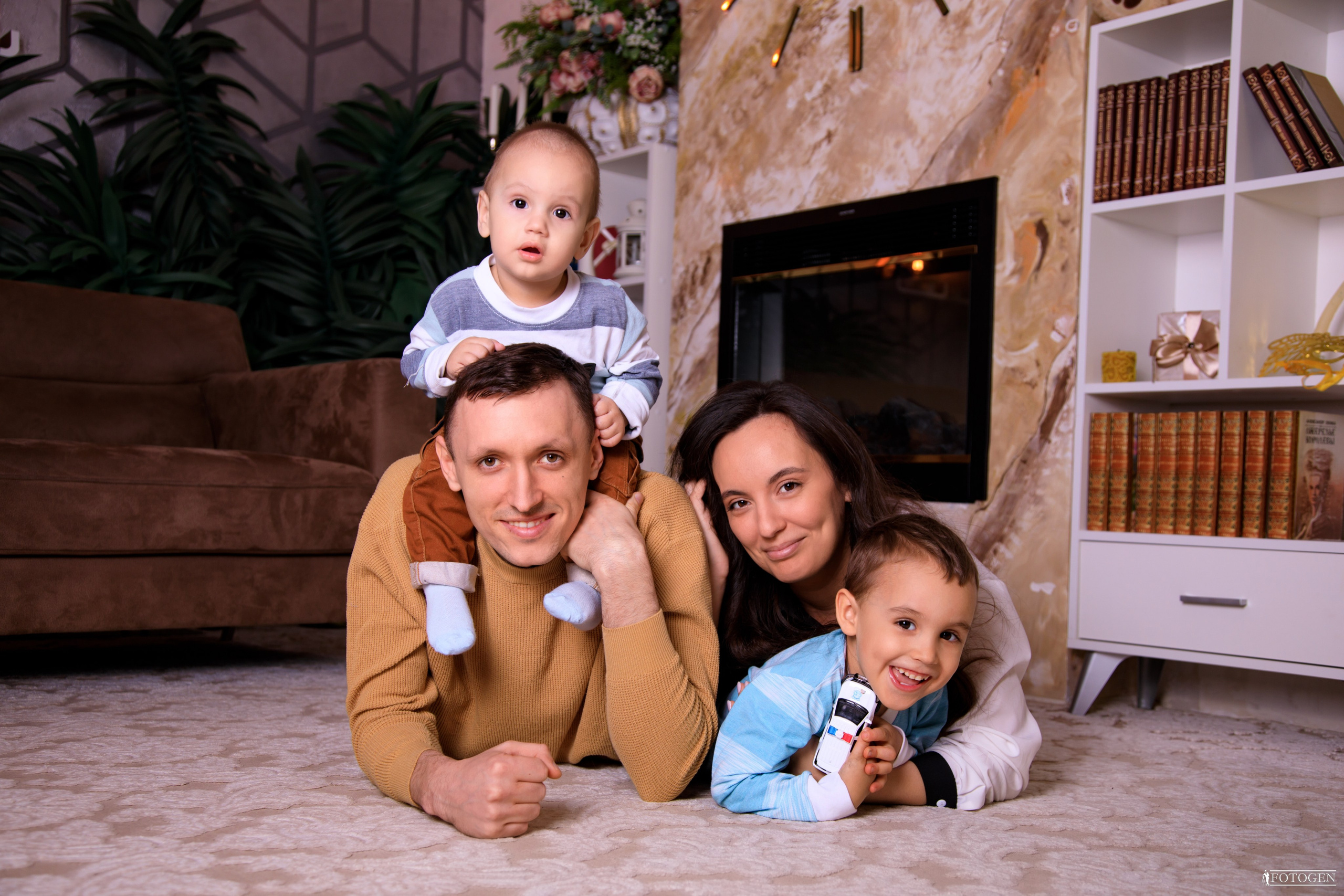 Подарочный сертификат на фотосессию в Краснодаре | Фотостудия Fotogen. Интерьерная фотостудия FOTOGEN г. Краснодар