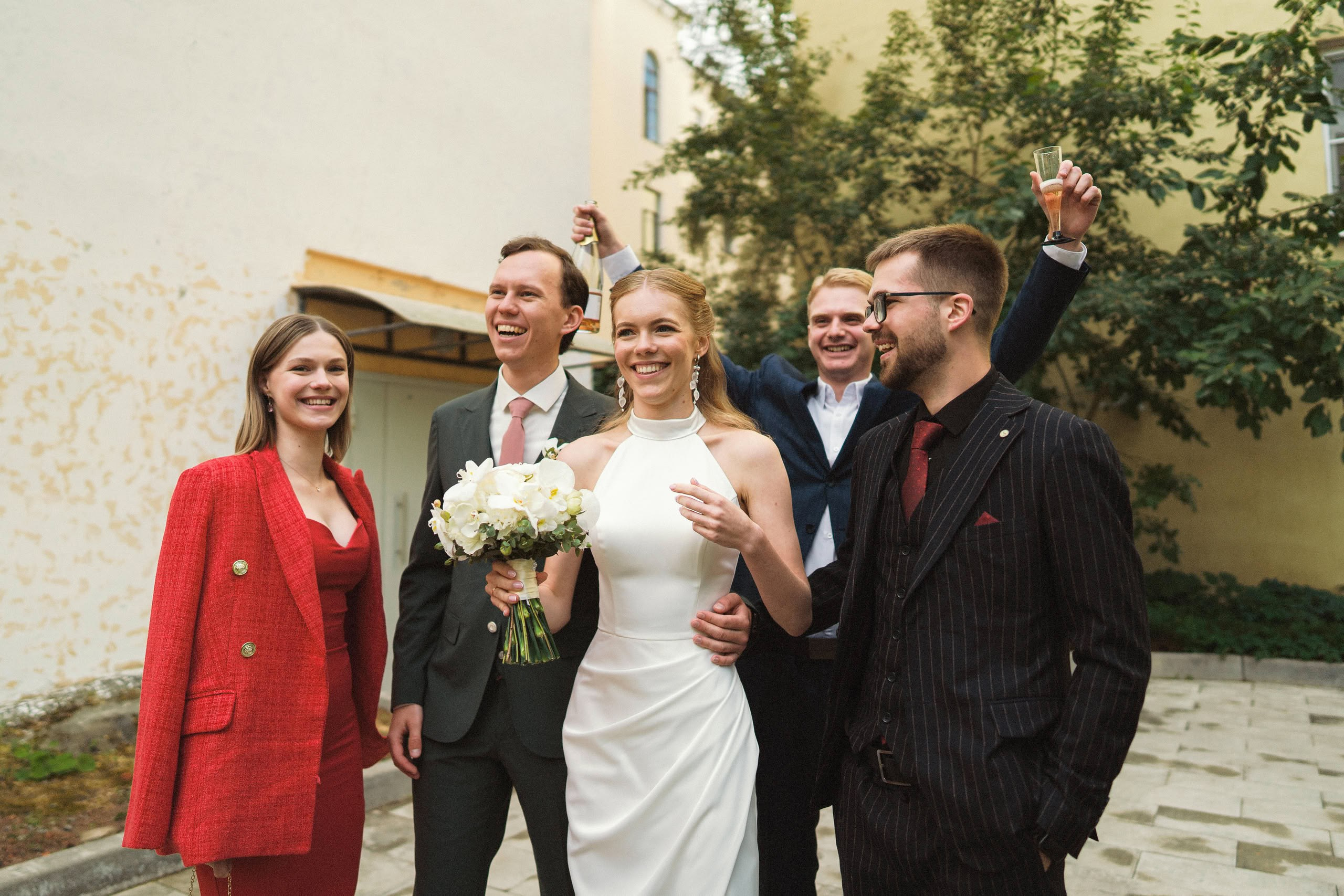 Арина и Илья — свадьба в Петербурге, цифра и плёнка. Свадебный фотограф Дмитрий Родионов — Санкт-Петербург и Ленинградская область