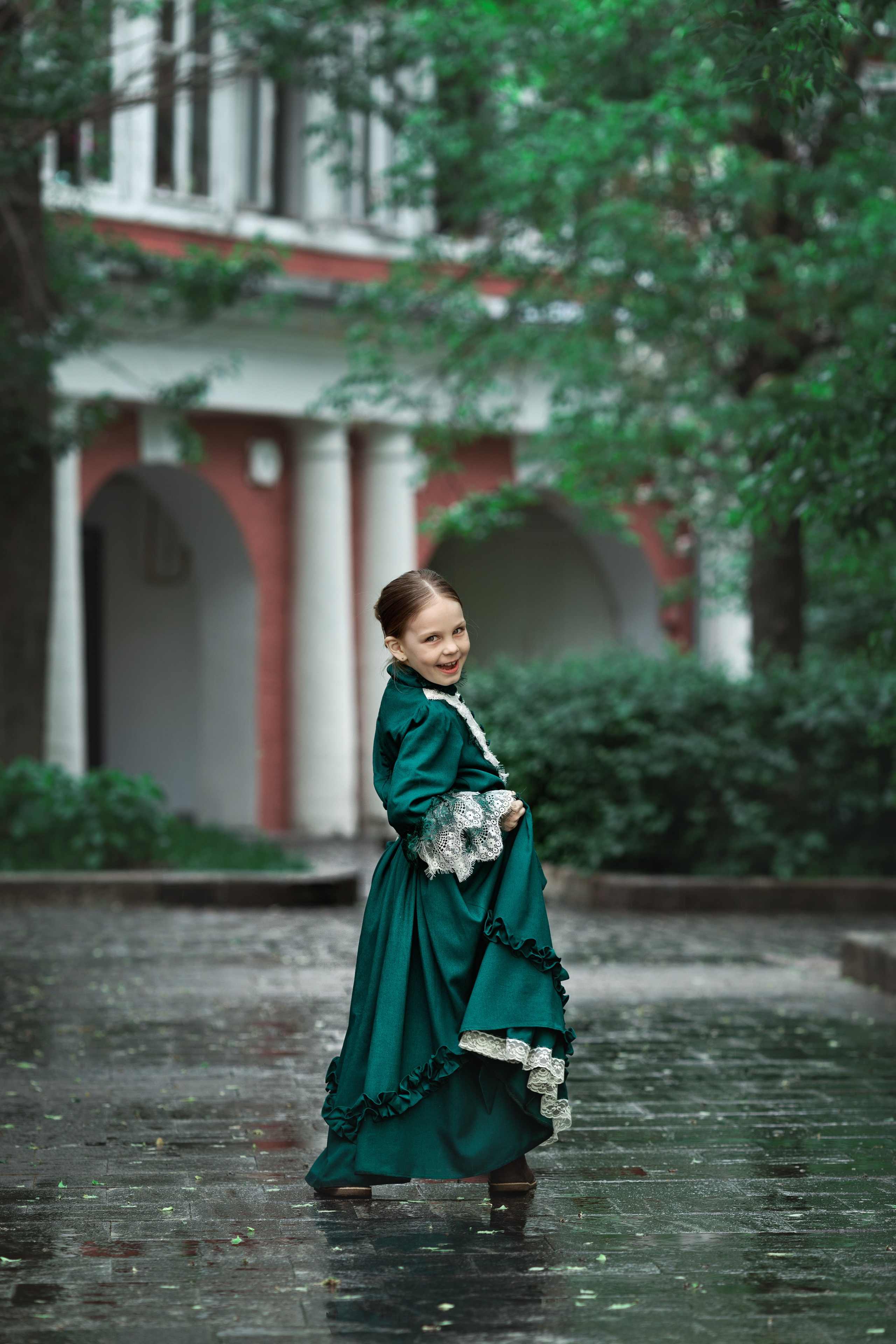 Московский дворик. Актерское и модельное портфолио. Фотограф в Москве Екатерина Коломеец