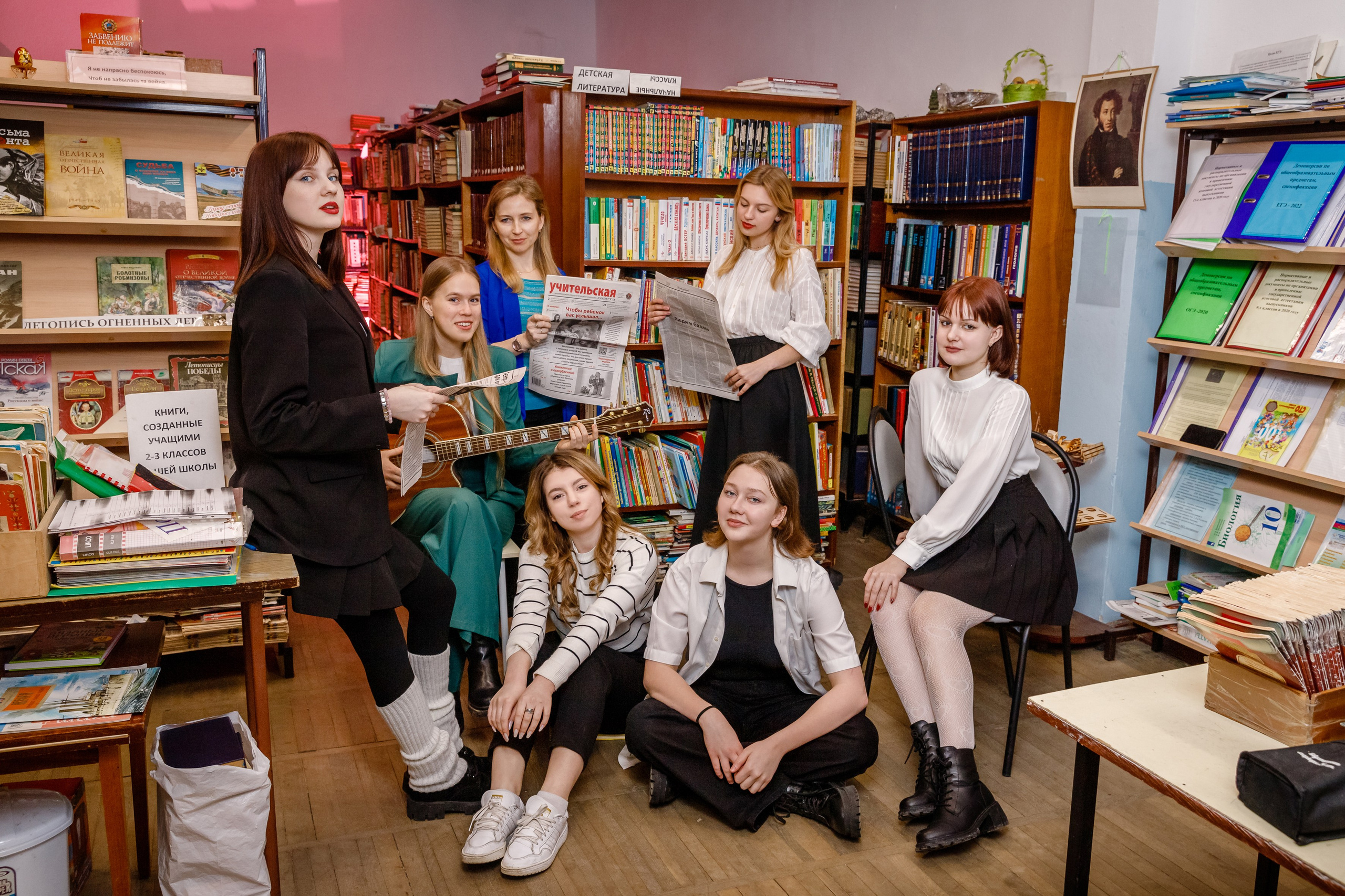 И В ШКОЛЕ ЕСТЬ ЖИЗНЬ. Марина Ушакова. Фотограф. Выпускные альбомы. г. Краснодар