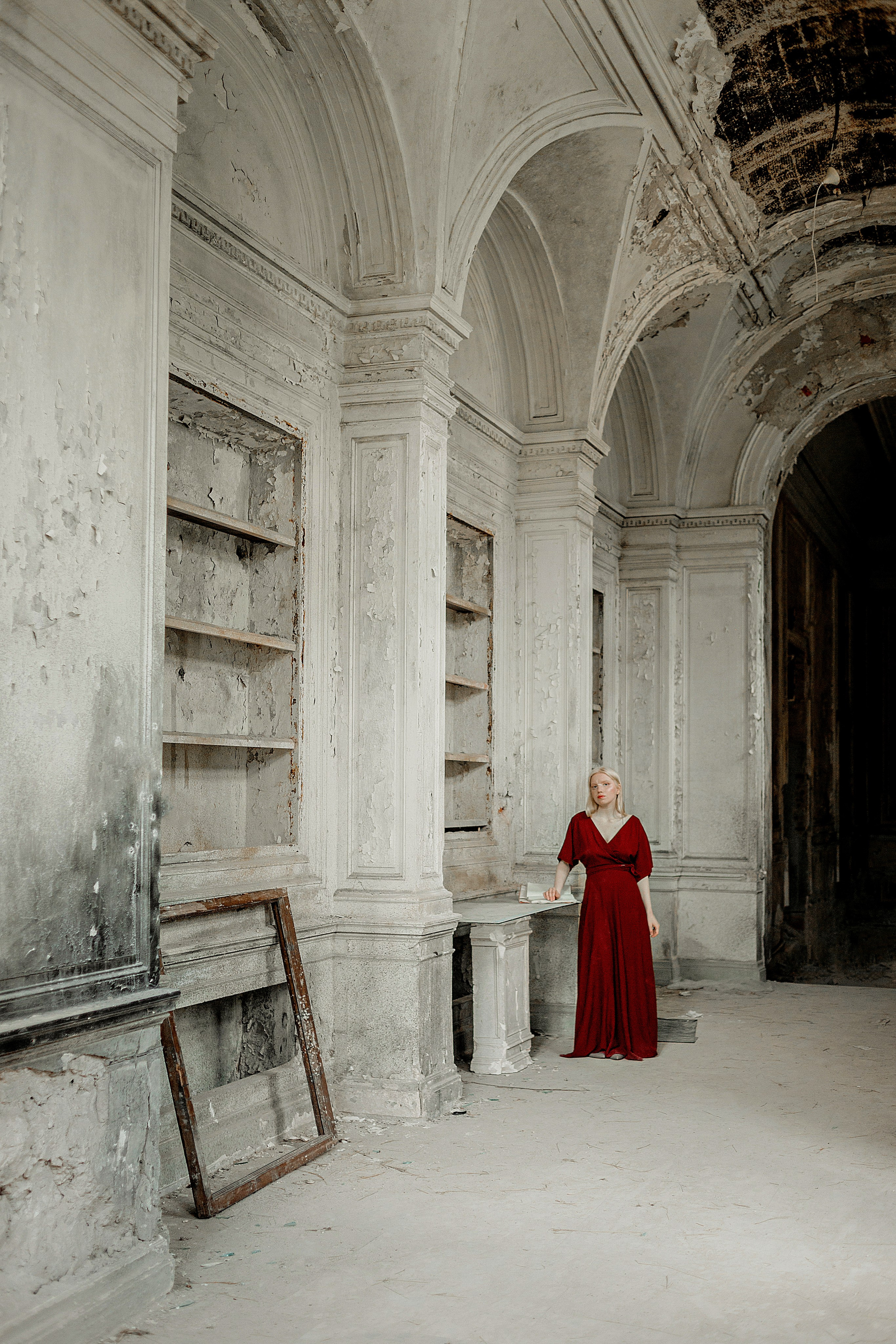 В заброшенной усадьбе. Фотограф в Санкт-Петербурге Вера Сивенкова