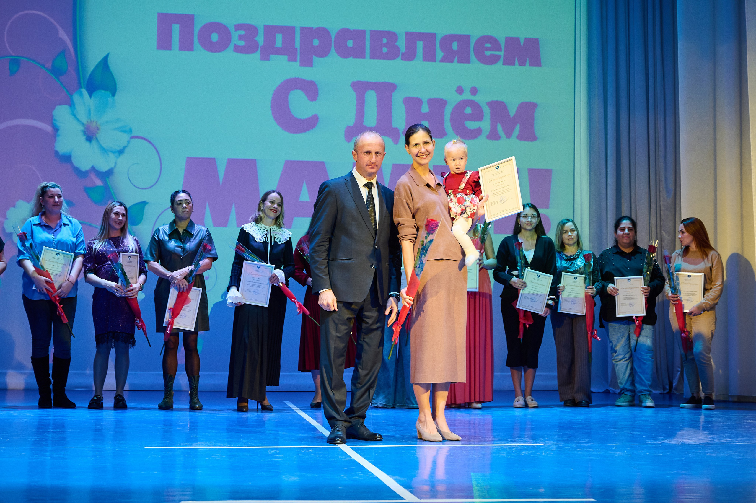 День матери Марьина Роща. Жизнь курорта Кабардинка в фотографиях