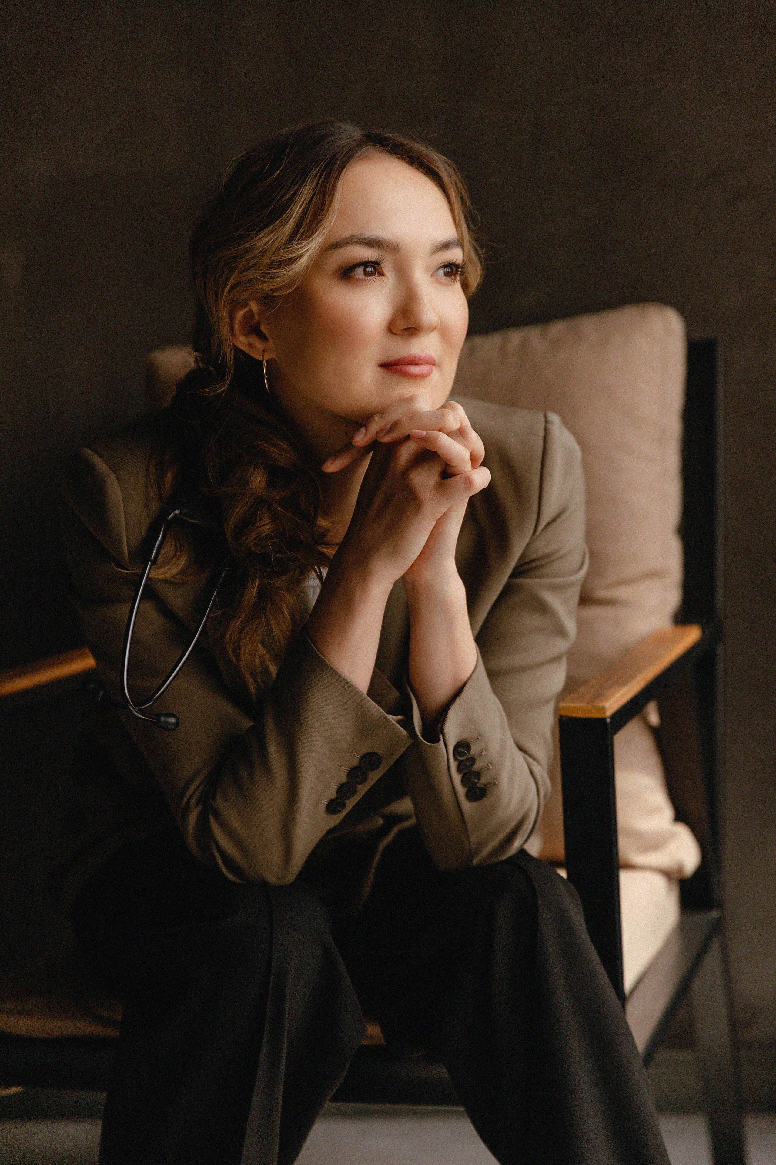 Фотосессия Раушан в фотостудии LightHub. Свадебный, семейный и портретный фотограф в Алматы, Костанай