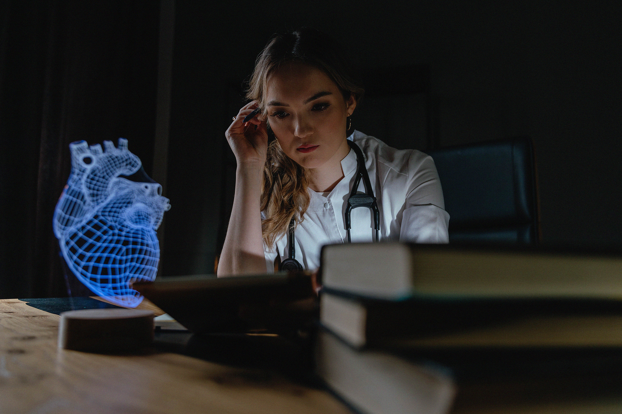 Фотосессия Раушан в фотостудии LightHub. Свадебный, семейный и портретный фотограф в Алматы, Костанай