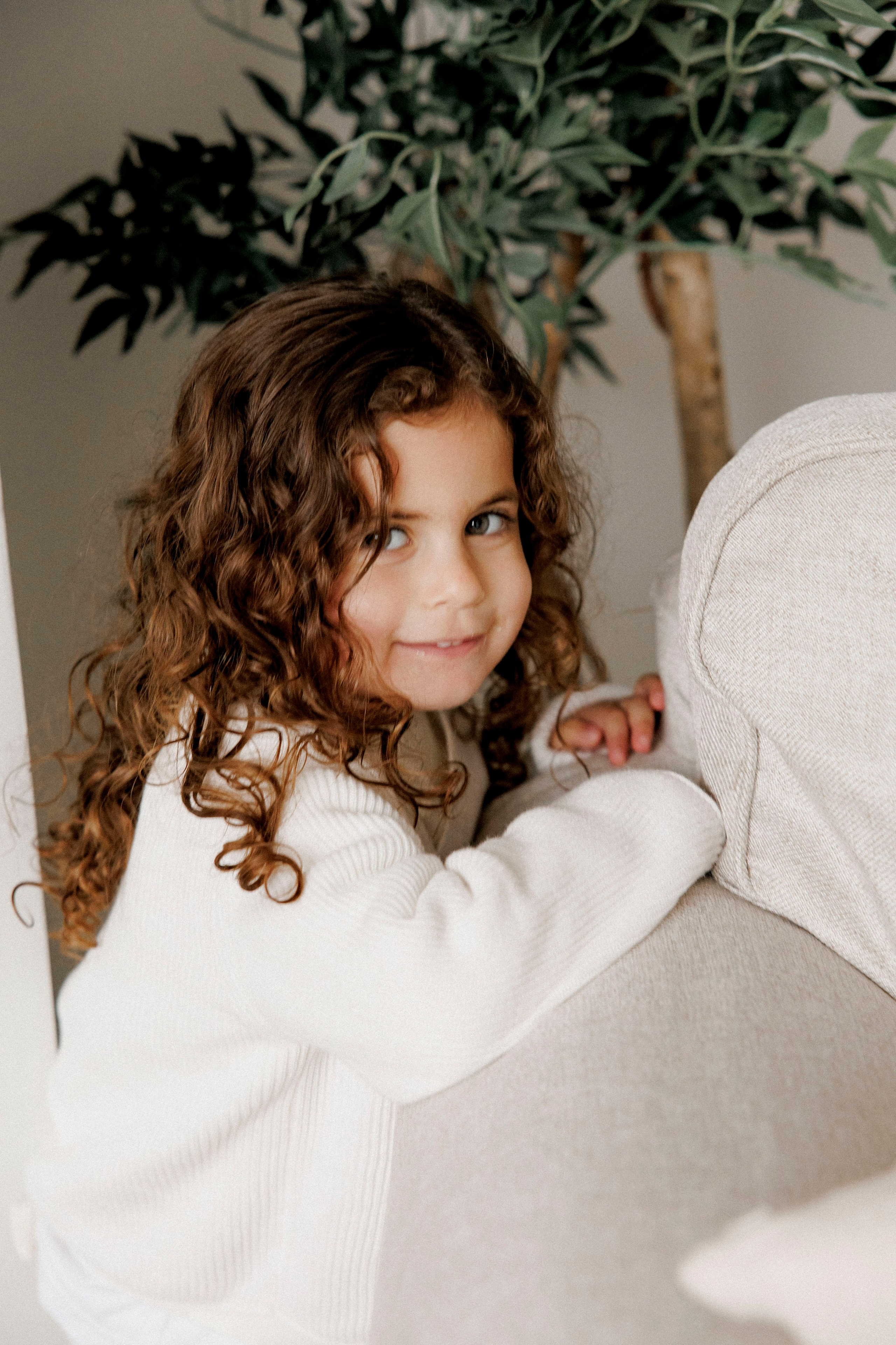 Family photoshoot in White Studio. Wedding and family photographer