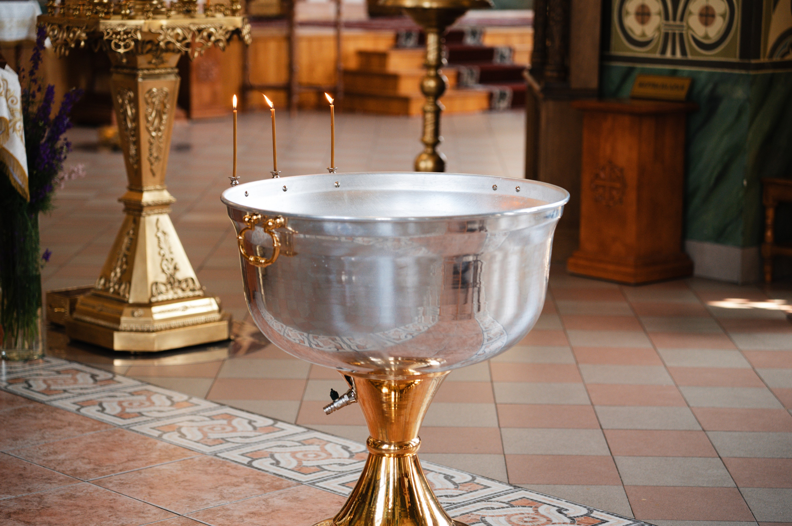 Таинство Крещения Дарьи (Храм Преполовения Пятидесятницы). Фотограф Ярута Оксана / Ростов-на-Дону