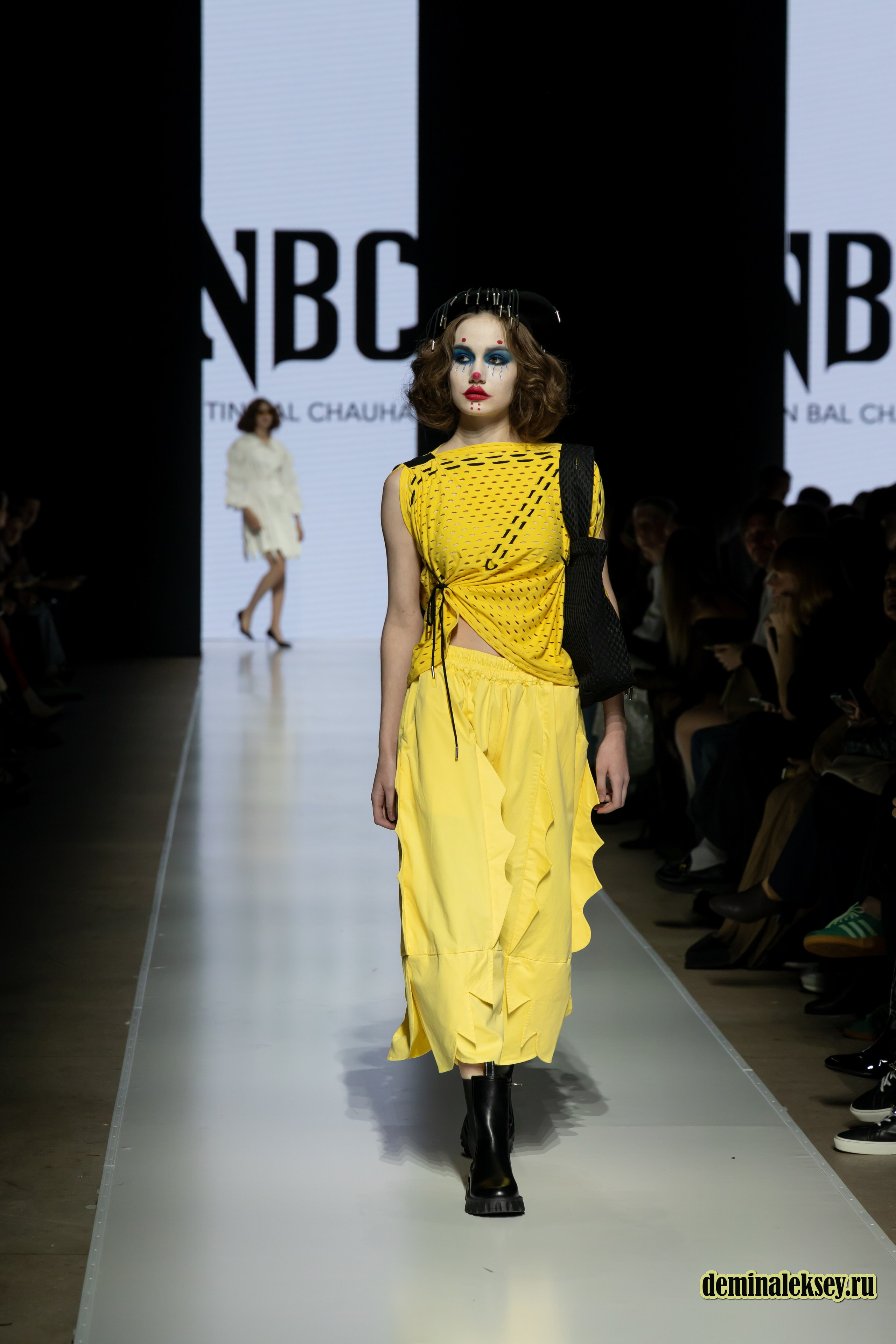 Московская неделя моды 2024 9 октября дизайнер NITIN BAL CHAHUAN presented by Fashion Design Council of India. Репортажный, семейный и студийный фотограф в Москве Демин Алексей