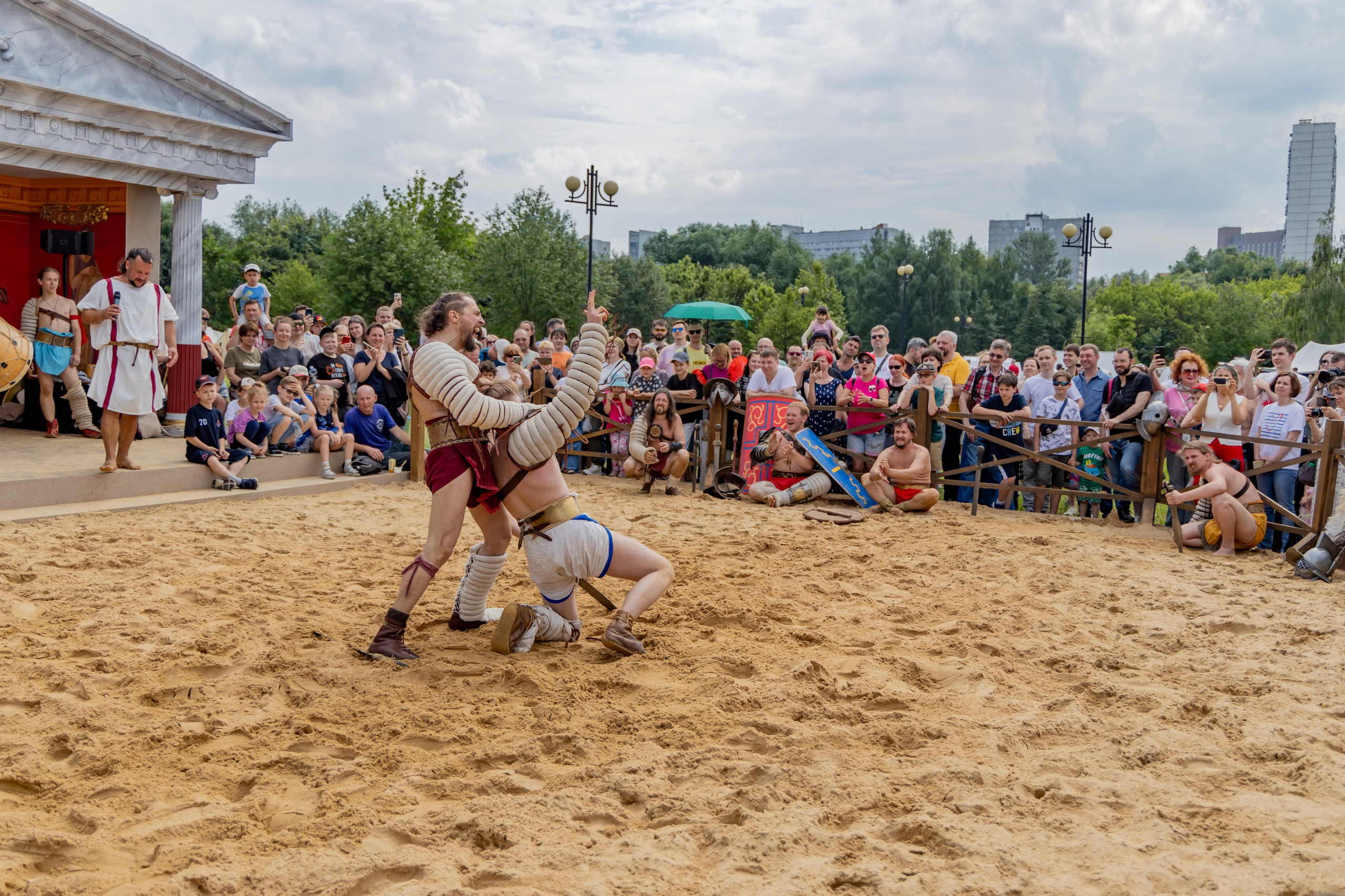 Времена и эпохи 2024. Ростокинский акведук. Площадка Античность. Репортажный, семейный и студийный фотограф в Москве Демин Алексей