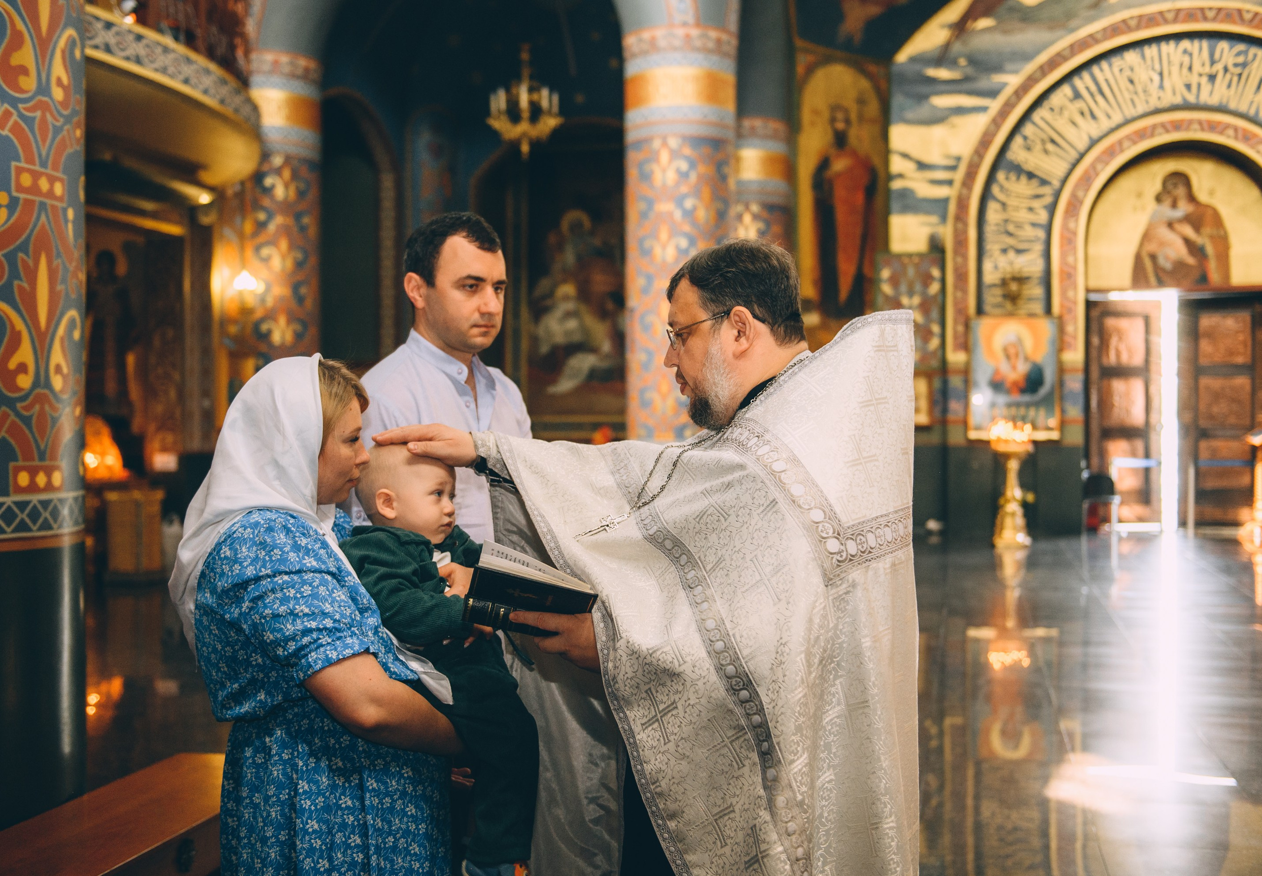 Крещение в храме Нерукотворного Образа Христа Спасителя. Свадебный и семейный фотограф София Невская