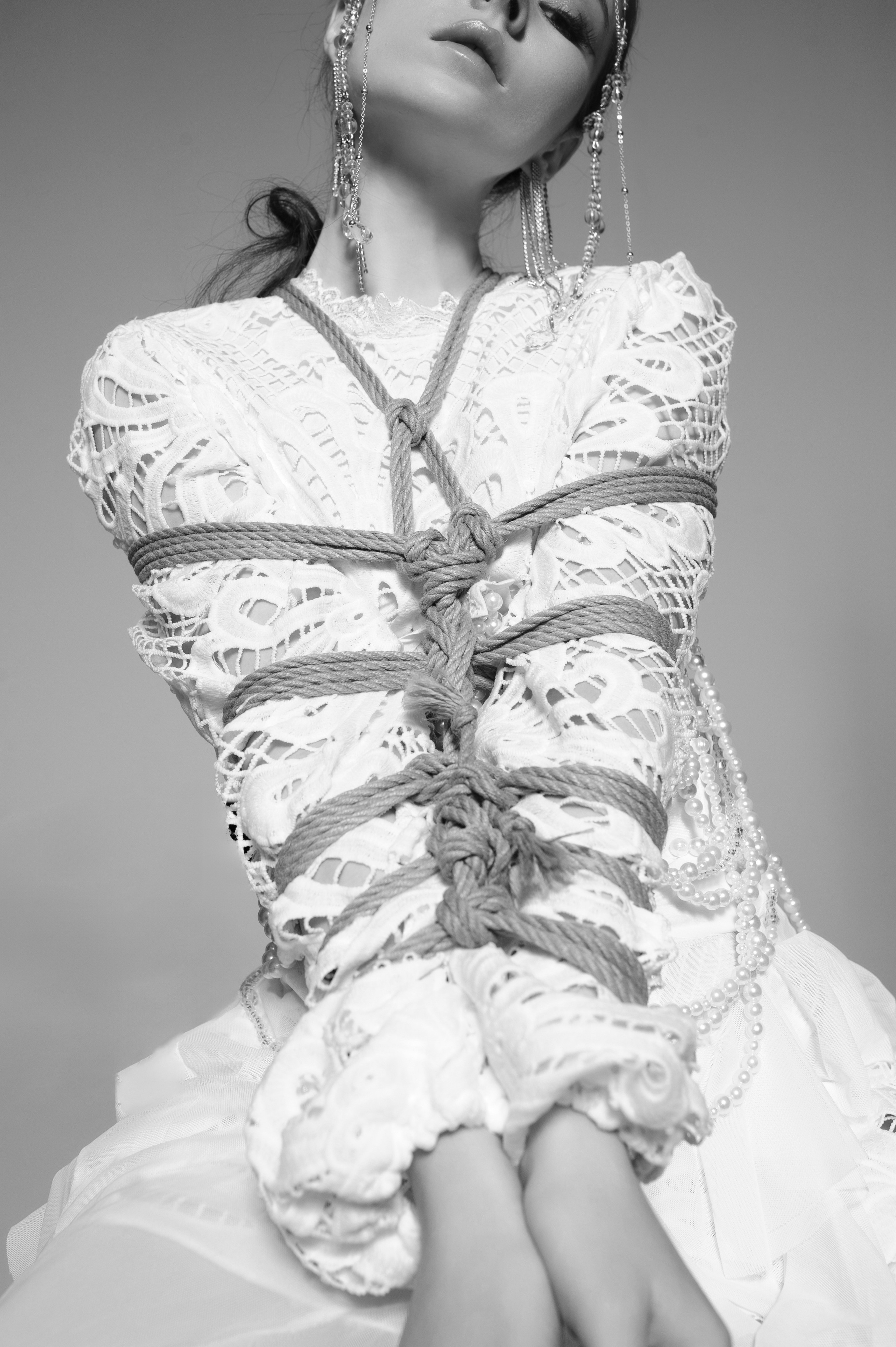 Фотосессия в стиле шибари. Александр Mr.Brass — фотографирую женский портрет в Москве