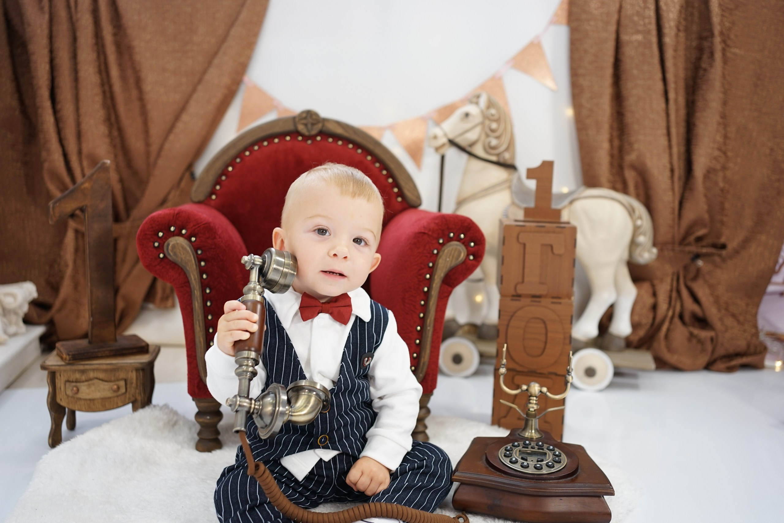 Бордовая зона. Детская Фотостудия ГОДОВАСИКИ в Санкт-Петербурге фотосесия на годик