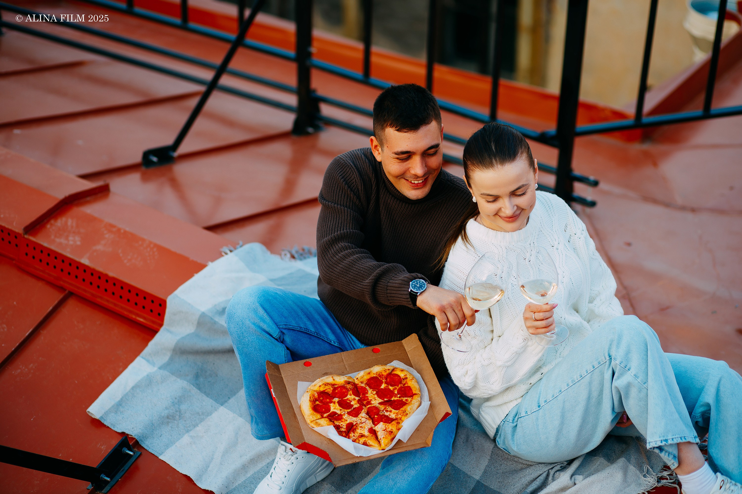 Лавстори на крыше у Исаакия. Фотограф в Санкт-Петербурге Alina Film