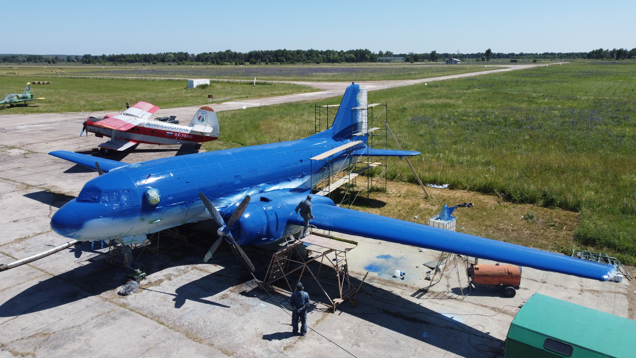 Ил-14Т «Голубая Мечта» — покраска (2022г). Фотоальбом показывающий увлекательный мир авиации и мир медведей Андрея Иванова