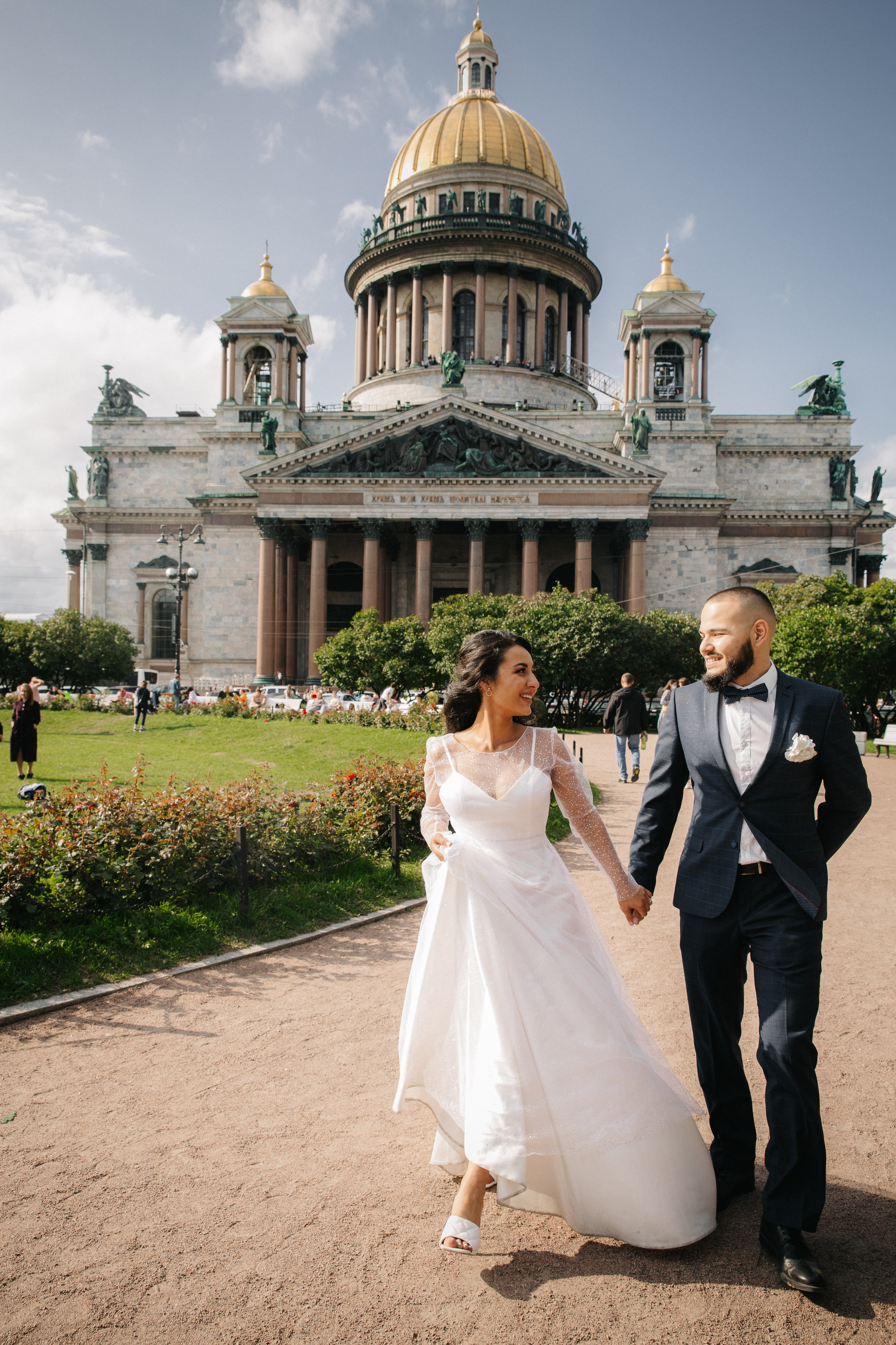 ВЫБОРГСКИЙ ЗАГС | июль, центр. Свадебный фотограф в Санкт-Петербурге Полина Корзухина