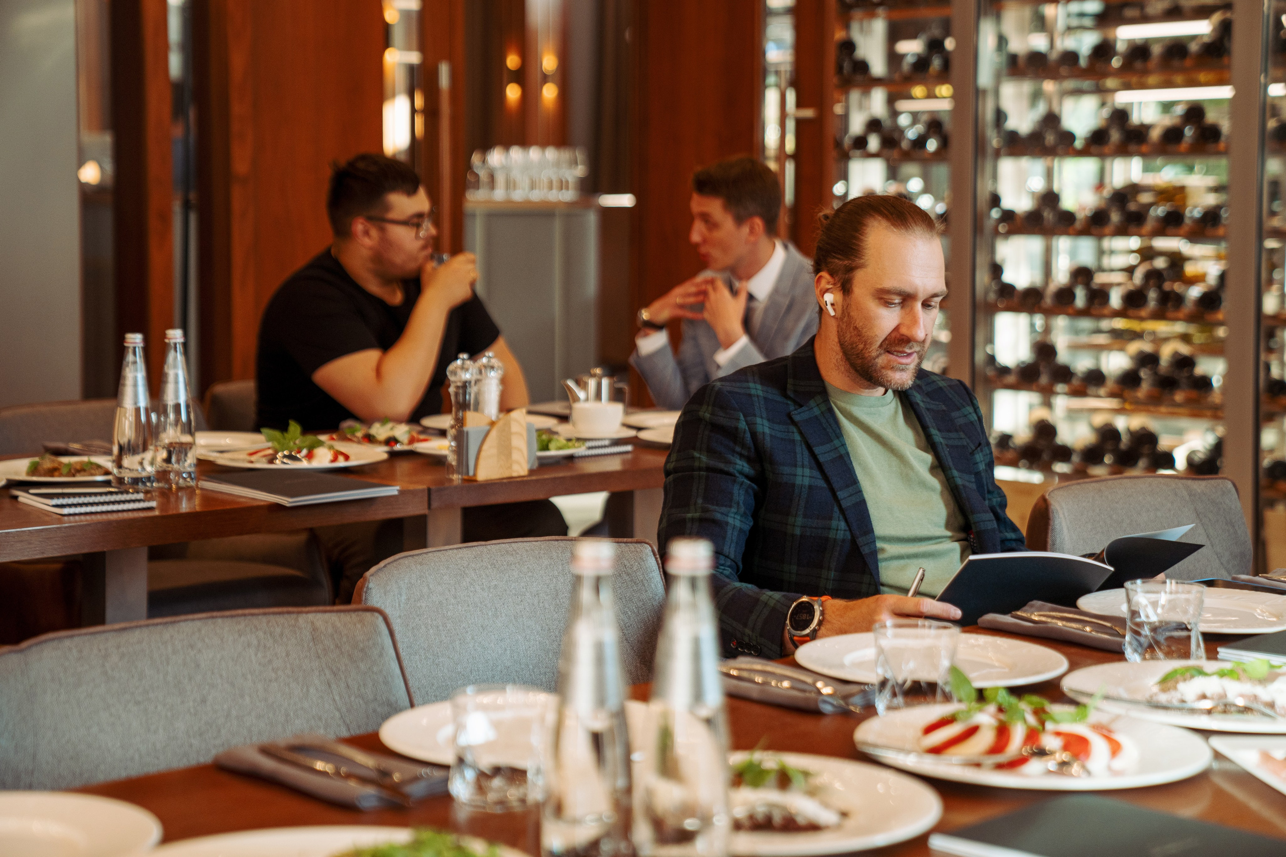 Фотосъемка делового обеда и презентации для инвесторов. Саша Потапкин Фотограф. Сочи, Екатеринбург, Москва