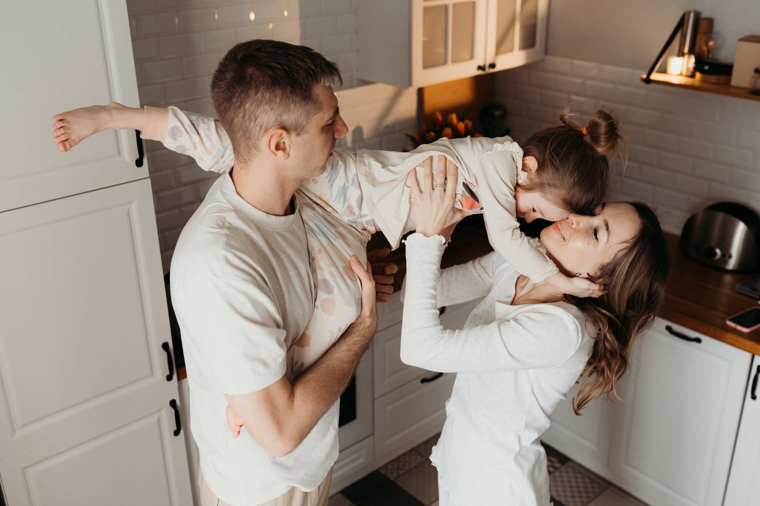 Настя, Рома и Николь дома. Семейный и детский фотограф в Новосибирске и Краснообске — Анна Ким