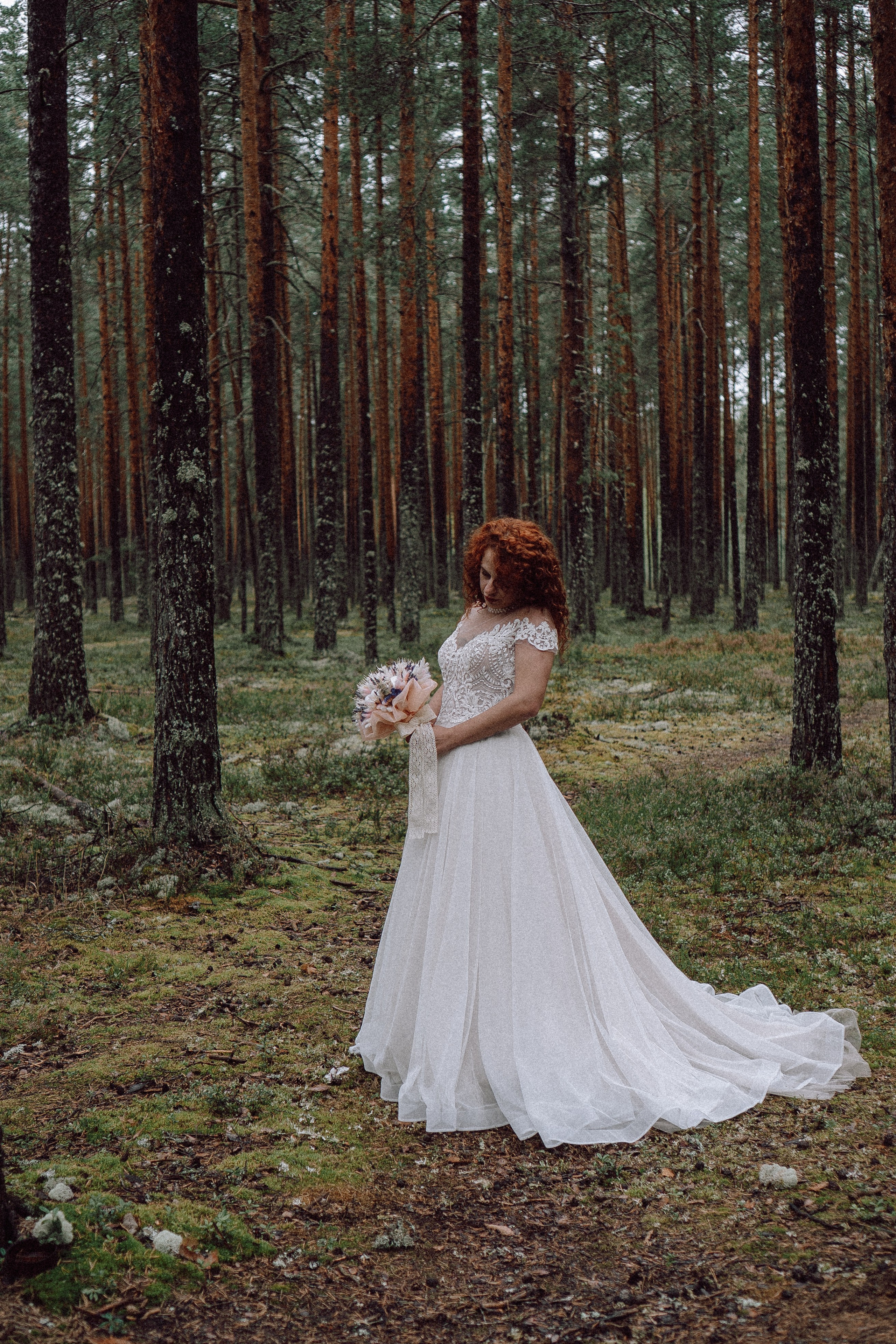 СВАДЕБНАЯ ФОТОСЕССИИЯ ПАРЫ В ГОРОДЕ ПРИОЗЕРСК В СОСНОВОМ ЛЕСУ И С ПИКАПОМ. Профессиональный фотограф, Санкт-Петербург — Виктория Богомолова