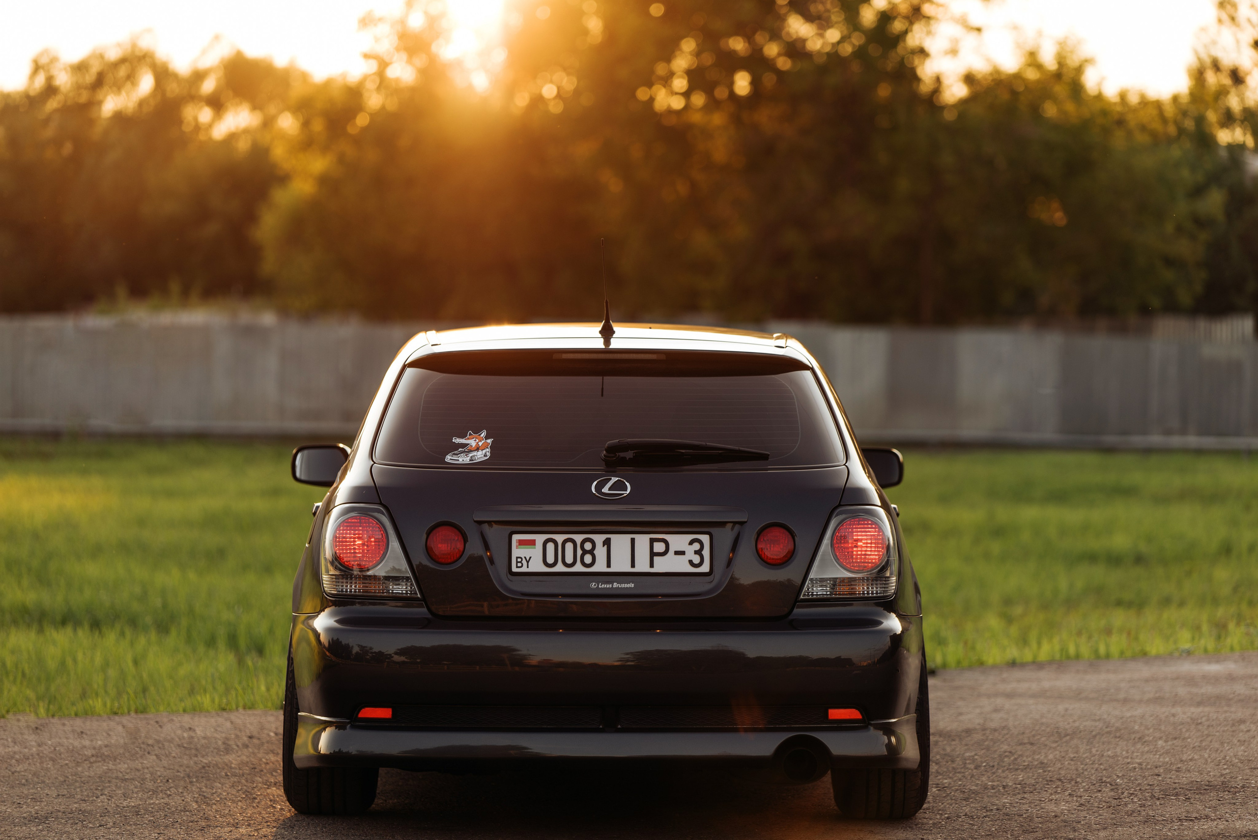 Lexus is200 theowain. DeLorein