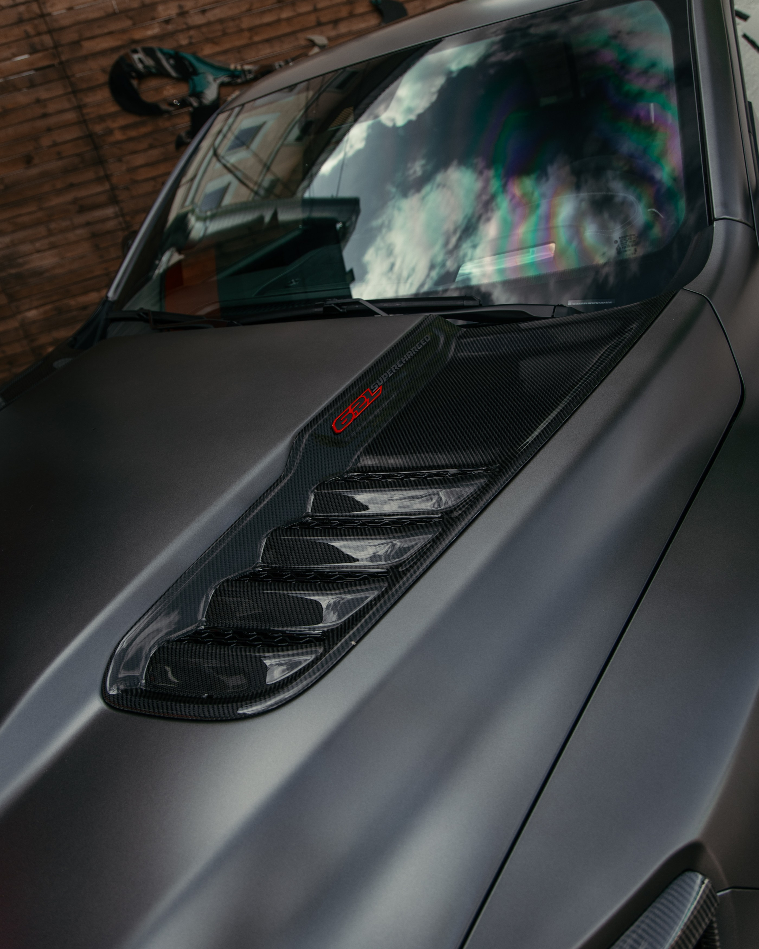 Ram TRX ламинация карбоном внешних элементов кузова, салона и установка распорки. DeLorein