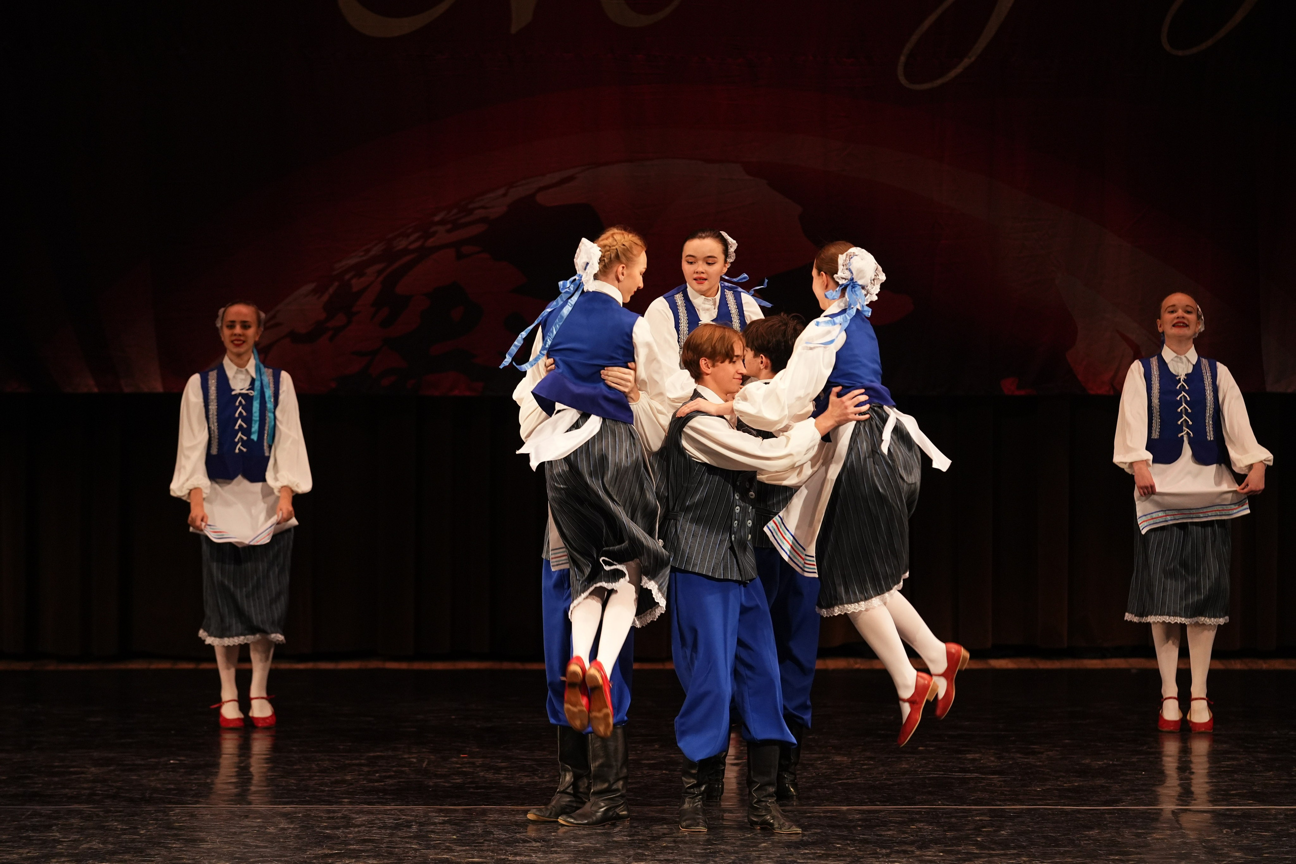 7 декабря, блок 1, г. Москва. Золотое яблочко