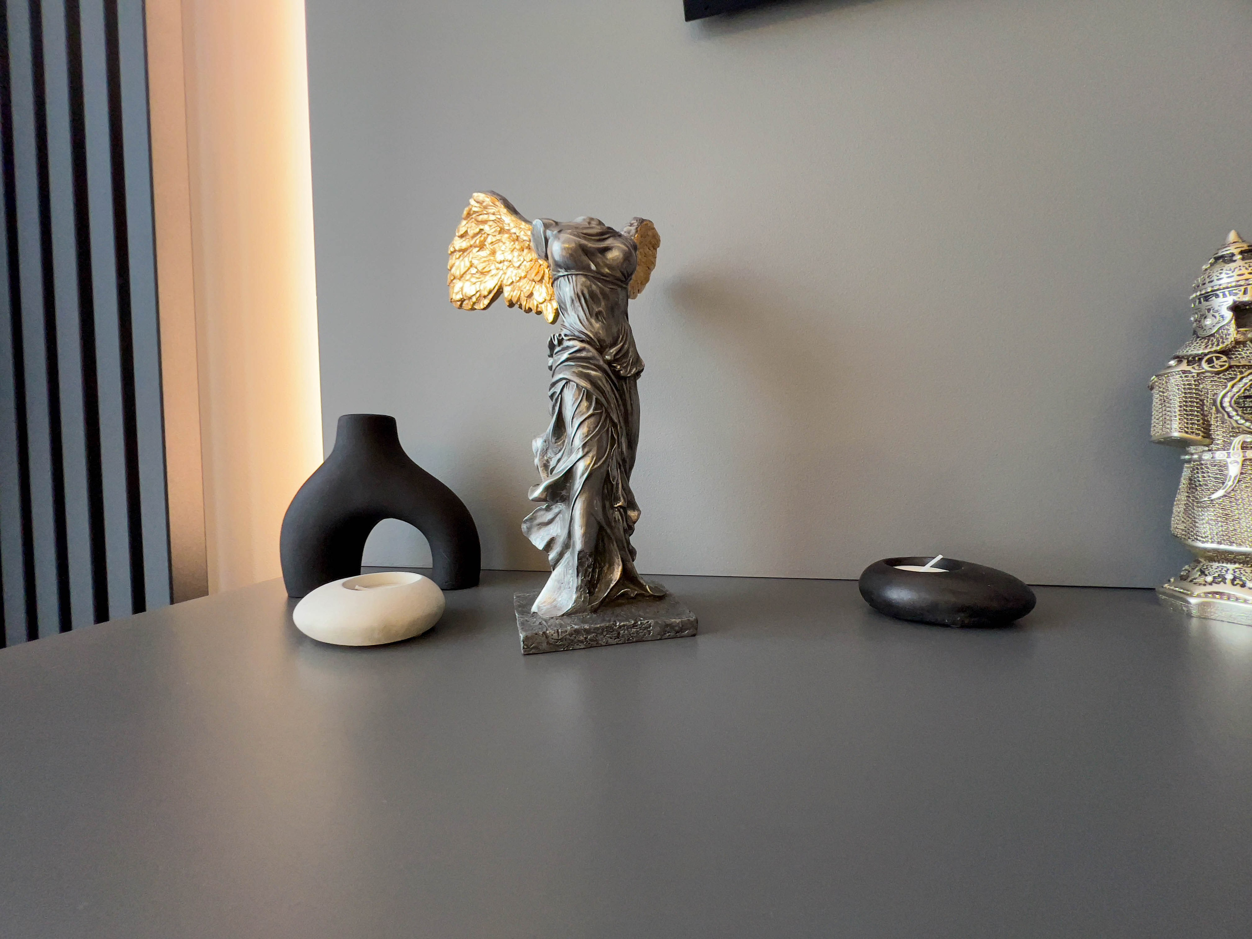 The apartment is on two levels. Fotograf Dmitrii Donets