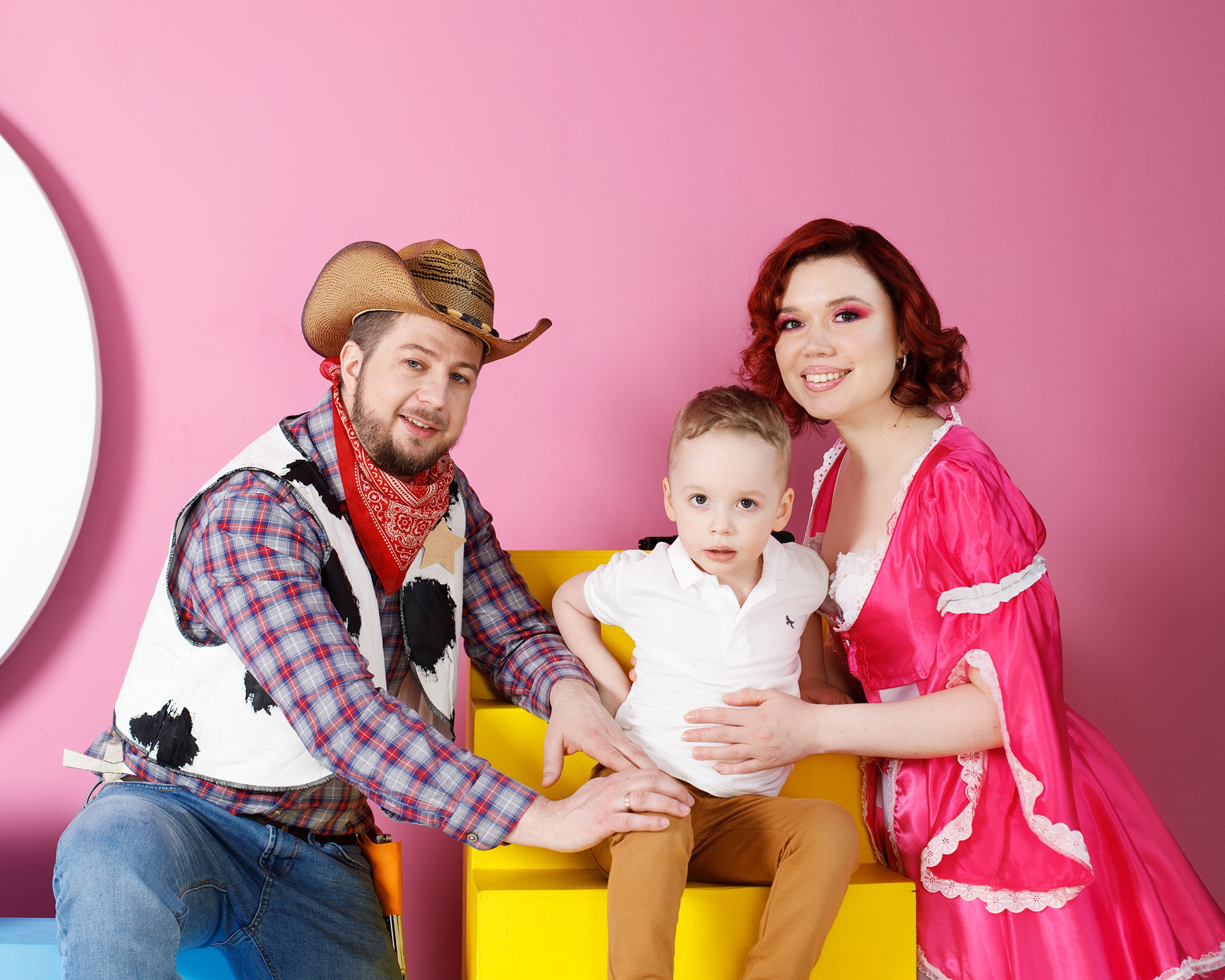 Семейная фотосессия «История игрушек». Необычные портретные фотосессии под ключ в Москве