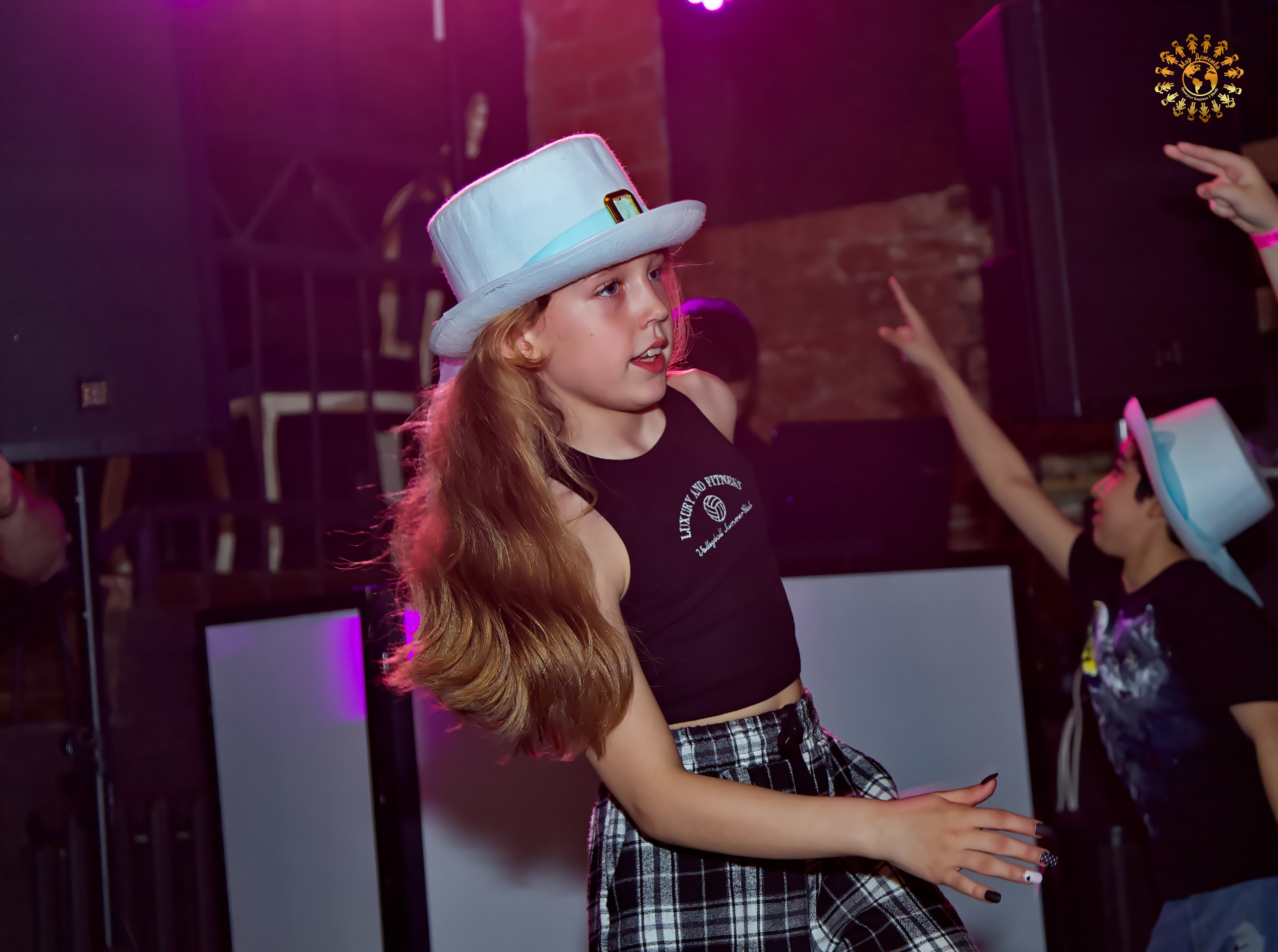 Выпускной 2023 (Школа 667, 4-й класс). Репортажная съемка в Москве и области. Анималистика