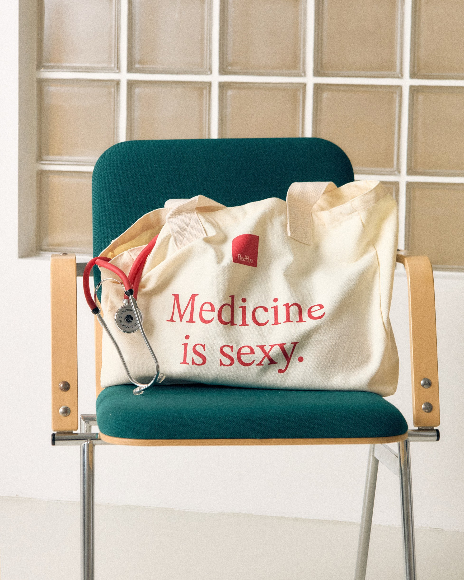 Red+. Креативный продюсер / сет—дизайнер