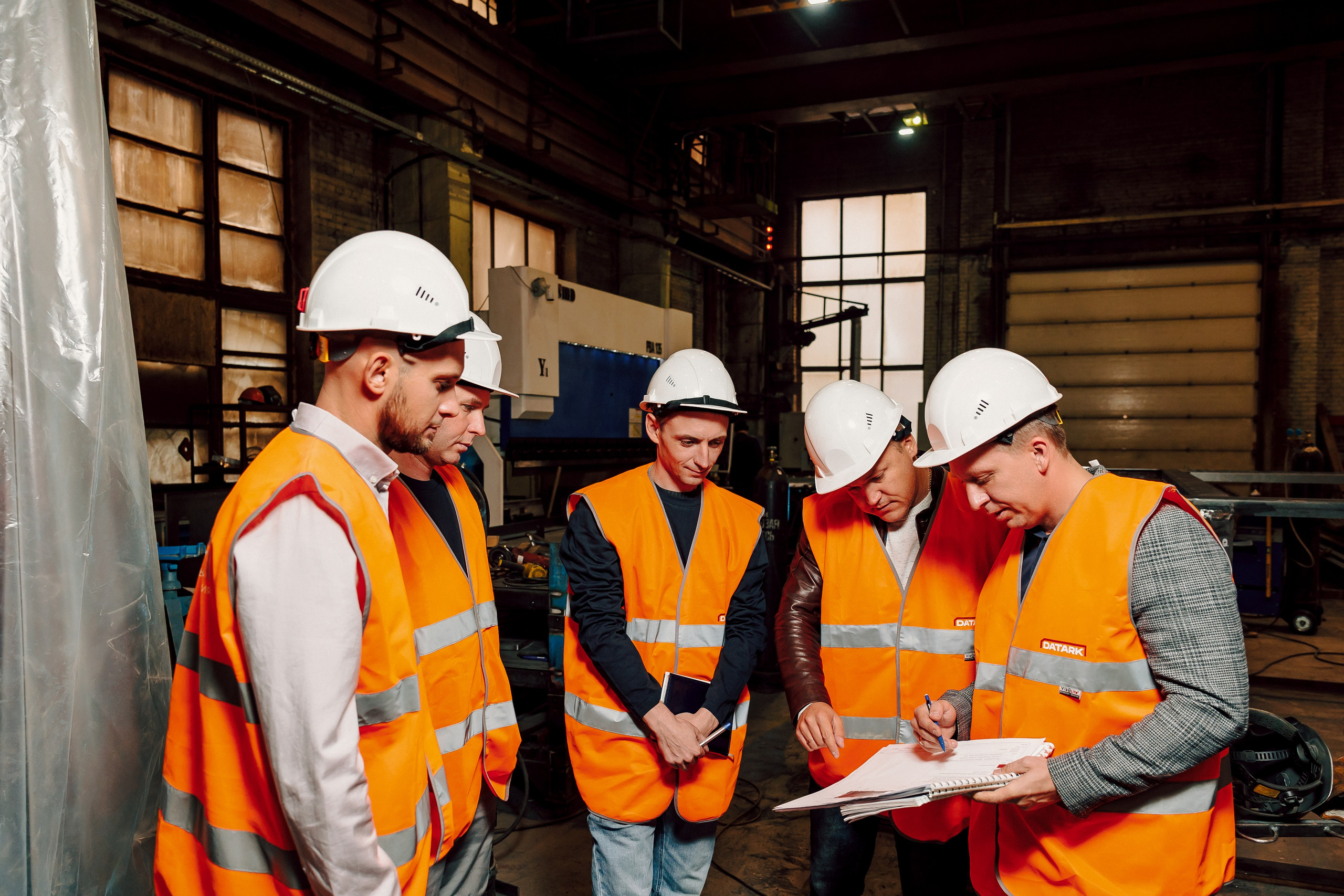 Datark — Совещание и производство. Лёшка Варзегов — фотограф