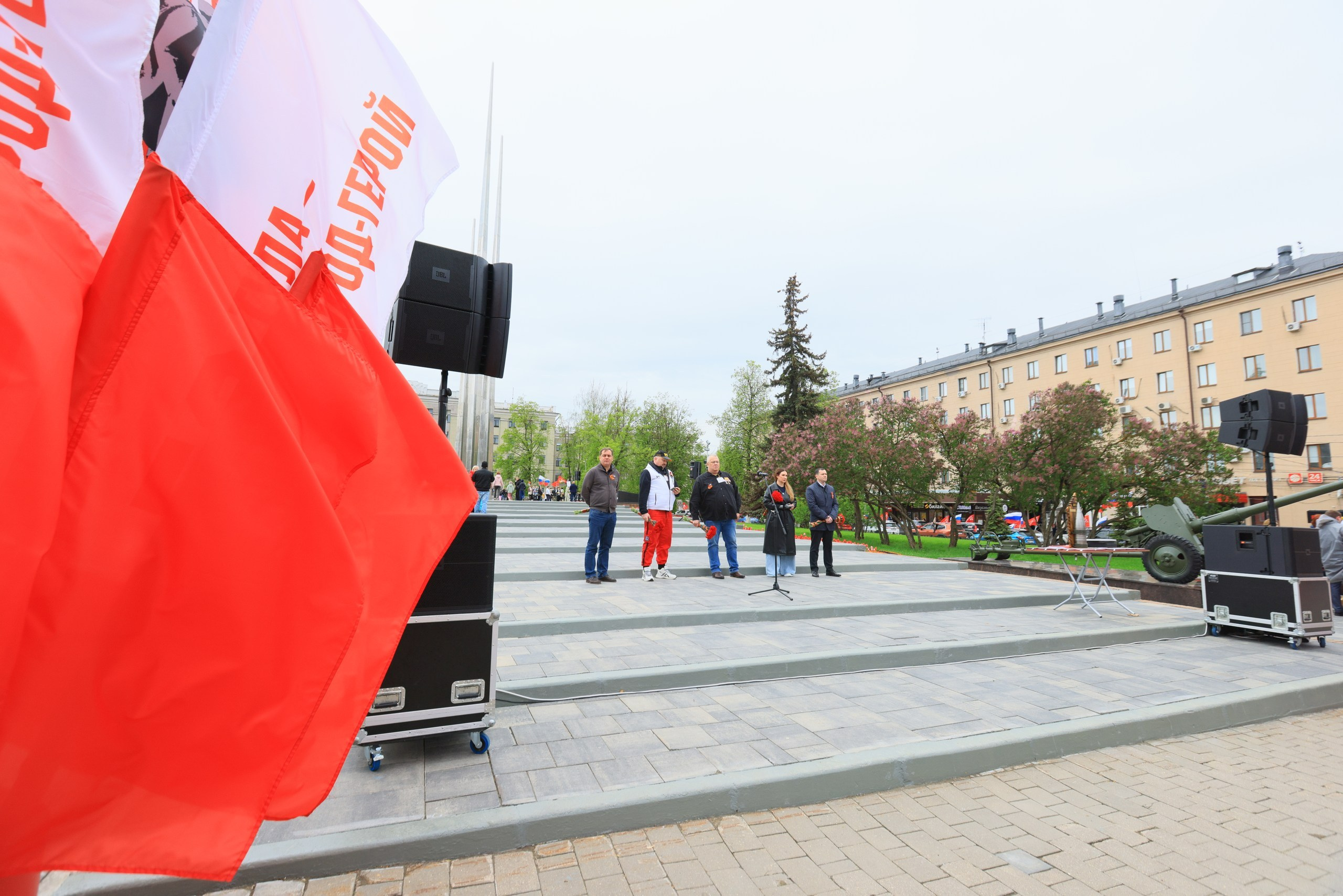 9 мая 2026 Хаммер клуб в День Победы в Туле (У мемориала «Защитникам неба Отечества», музея оружия, «Три штыка». Фотограф в Туле Крупский АнДРей. Фотостудия «КАДР71» в Туле