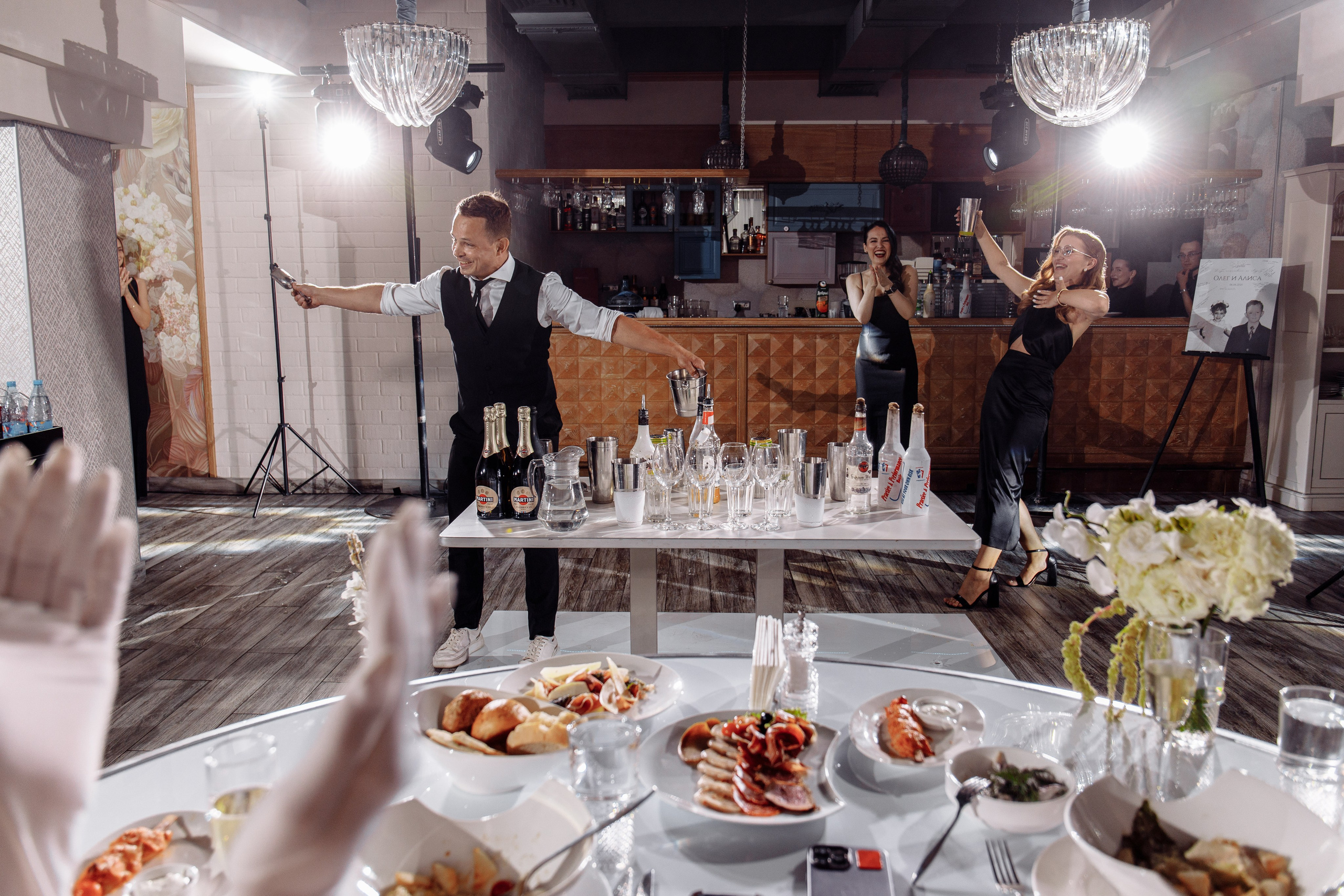 бармен шоу синицын