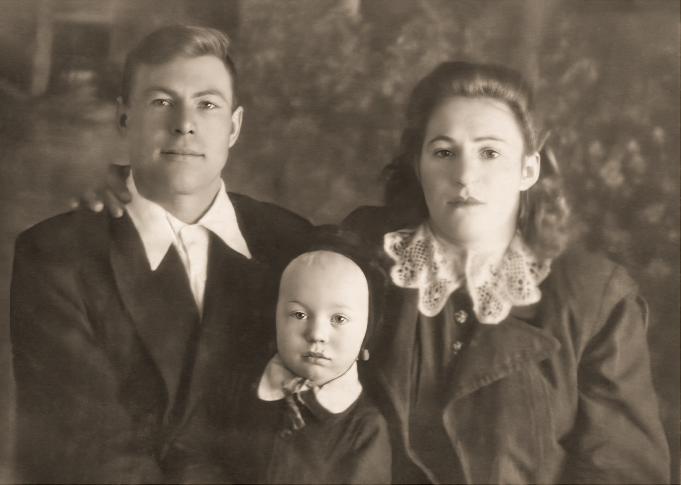 Профессиональная оцифровка и реставрация фотографий. Профессиональный фотограф в Москве и Мо Мария Шантарёва
