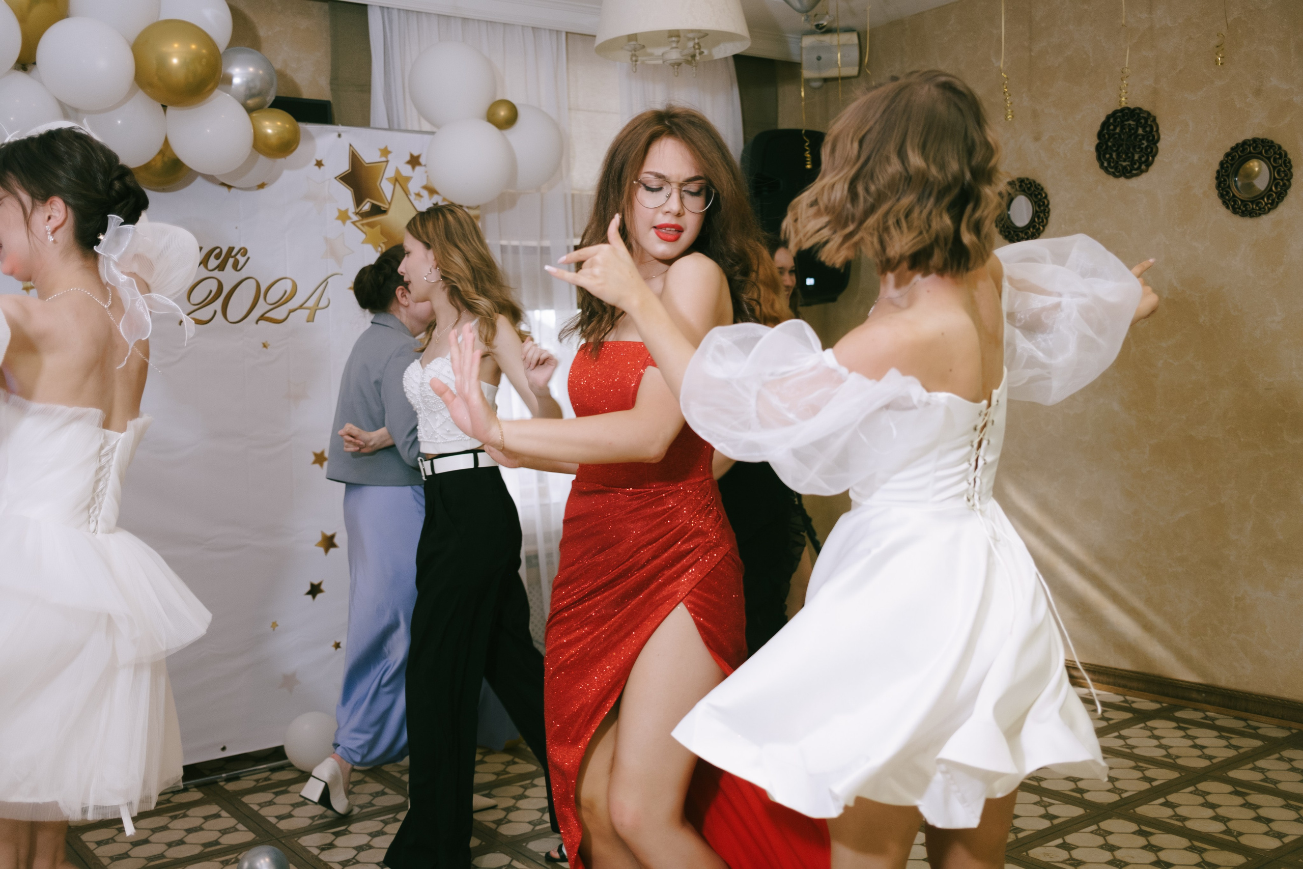 Выпускной школа 33. Свадебный и репортажной фотограф Денис Ожигин в Краснодаре и Краснодарском крае