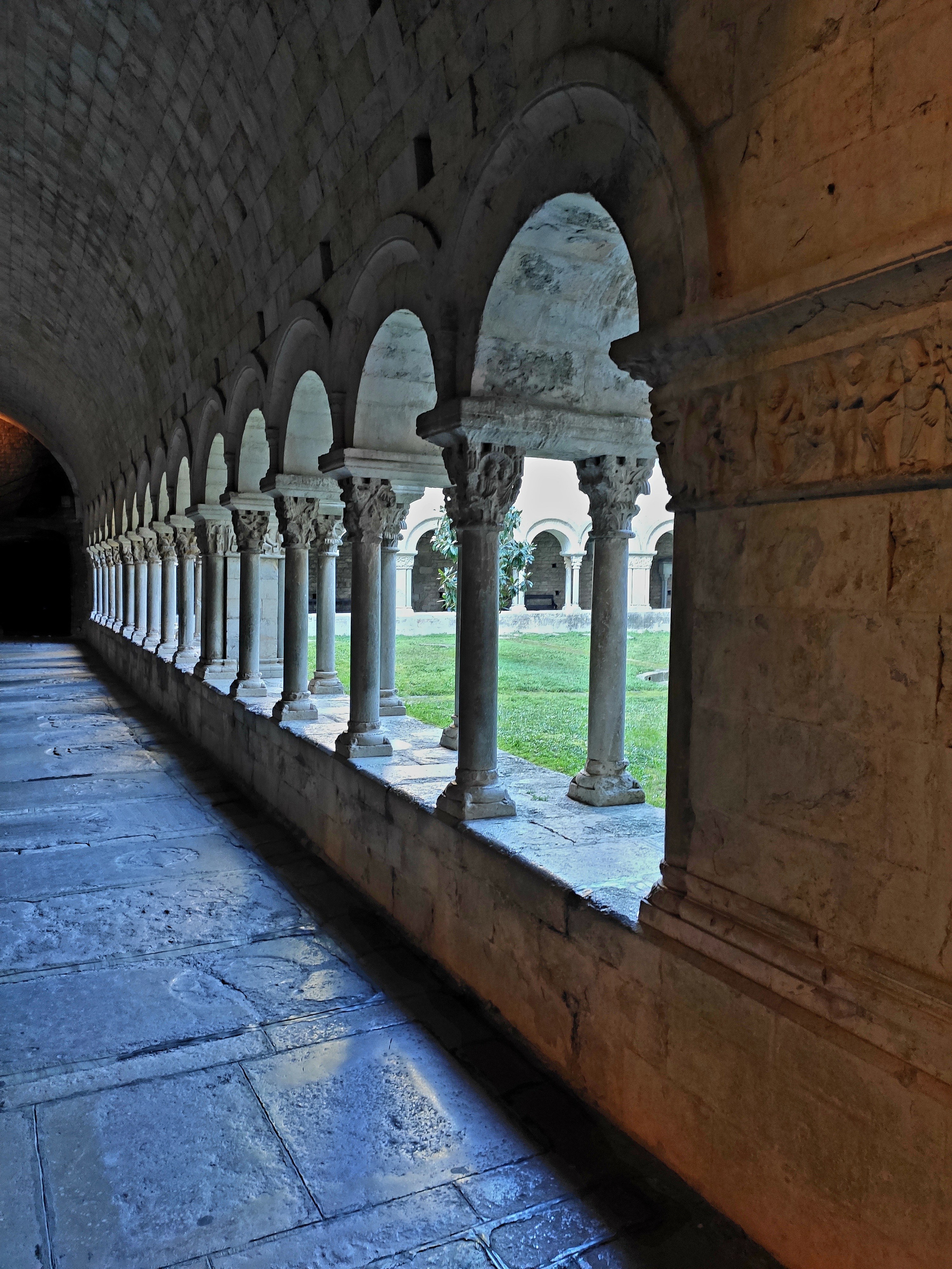 Внутренний дворик кафедрального собора