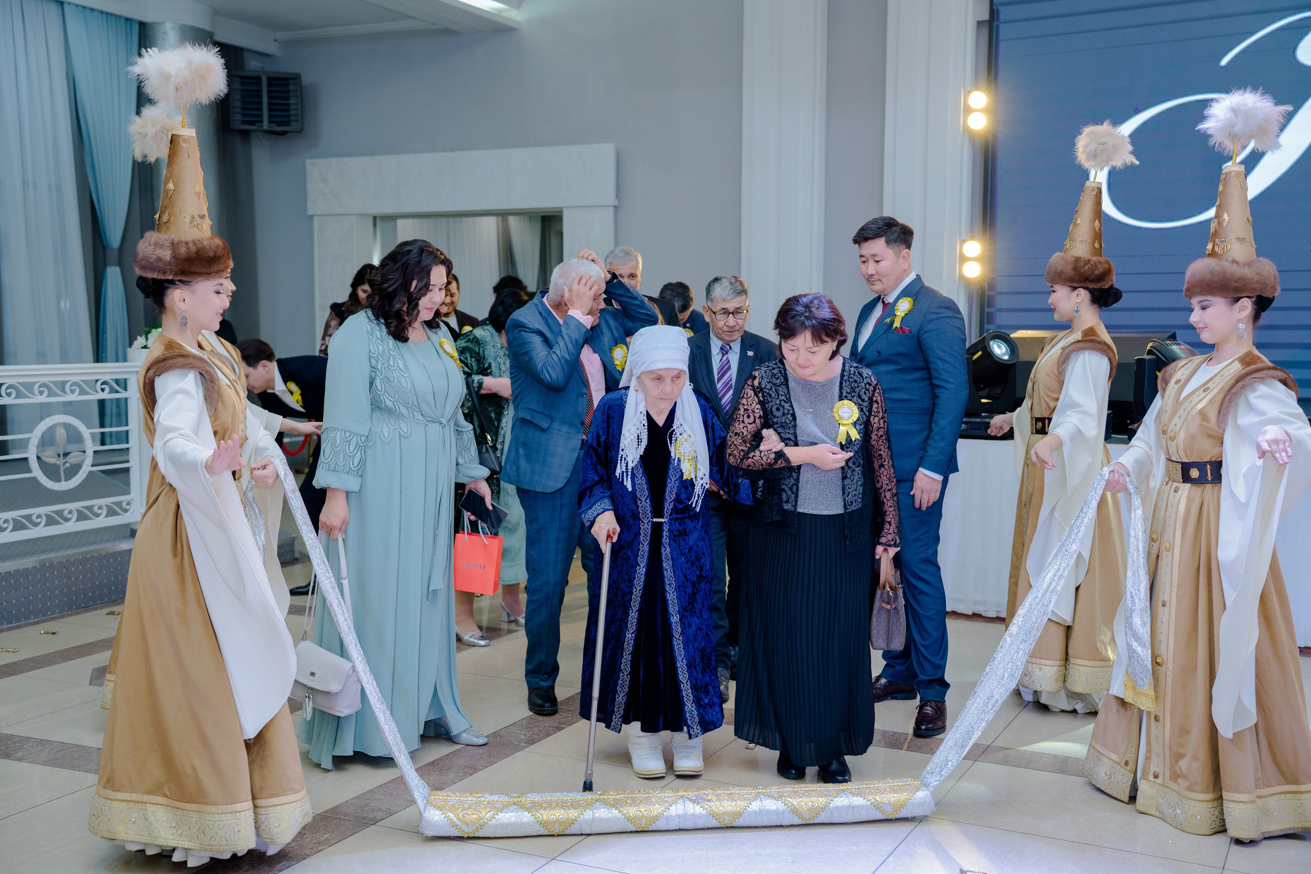 KAMILLA QYZ UZATU. Nomad media