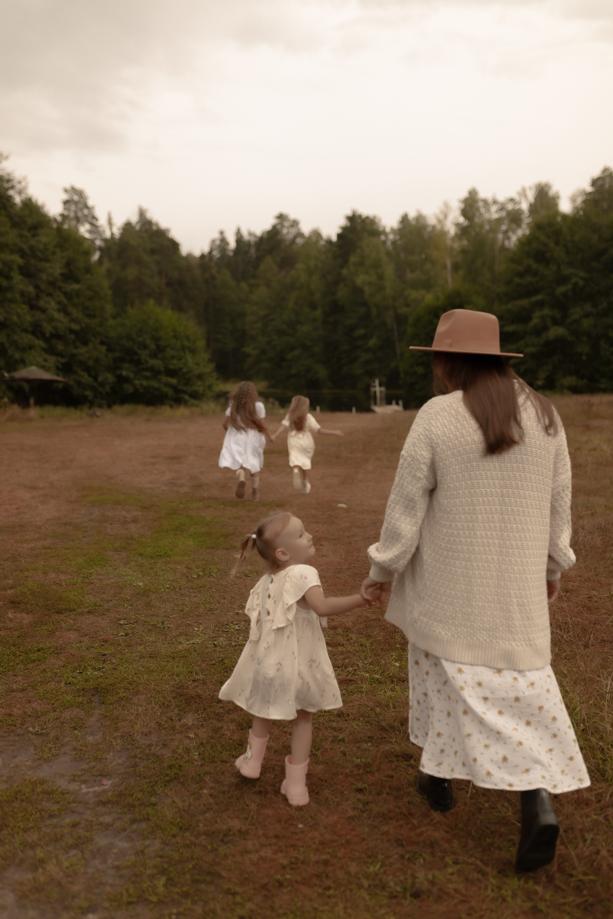 Мама Алина, Маша, Дина и Анечка. Фотограф Татьяна Семенова