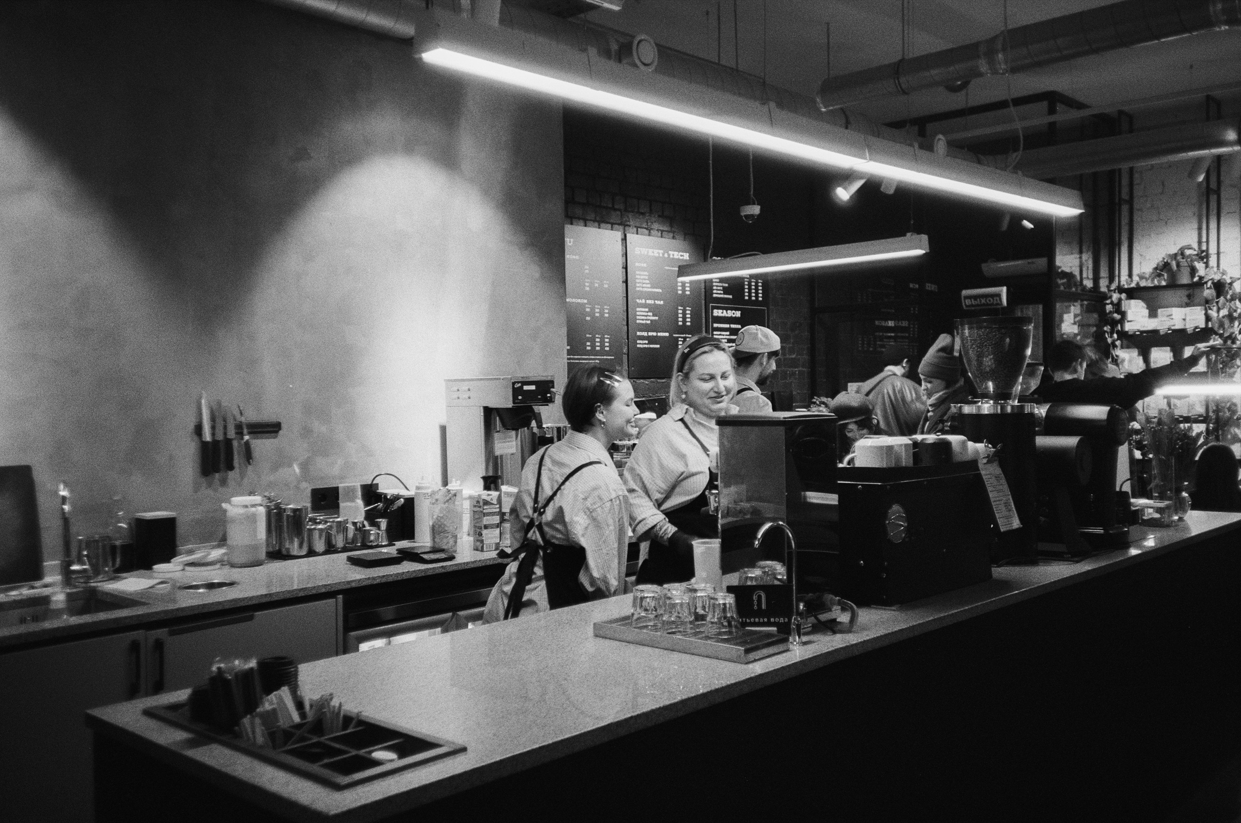 Скуратов кофе. Вечерний вайб и бекстейдж. Фотограф-документалист Мария Осокина